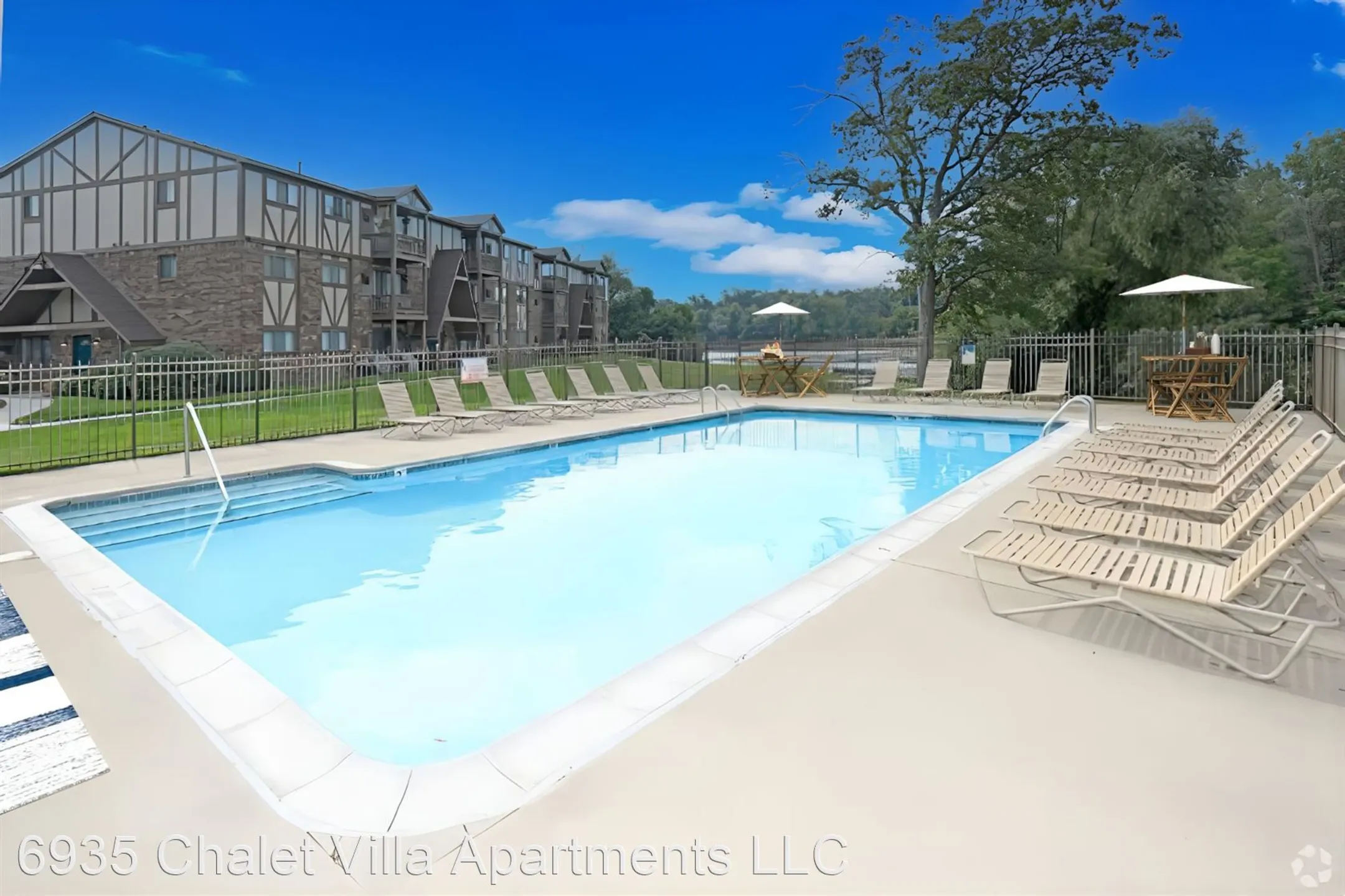 Pool - Chalet Villa Apartments - Clarkston, MI