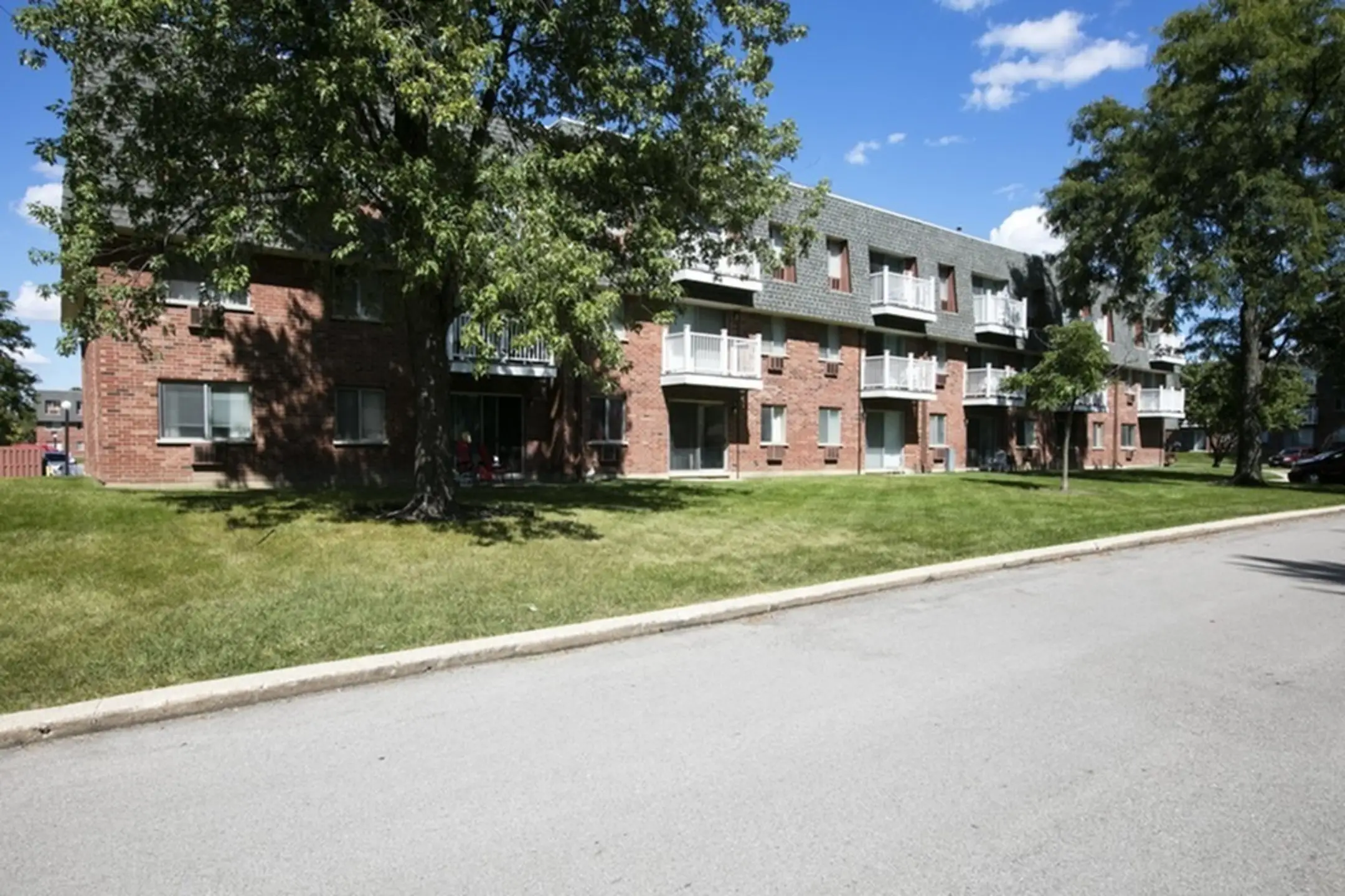 Terraces of Elk Grove Apartments 908 Ridge Sq Elk Grove Village, IL