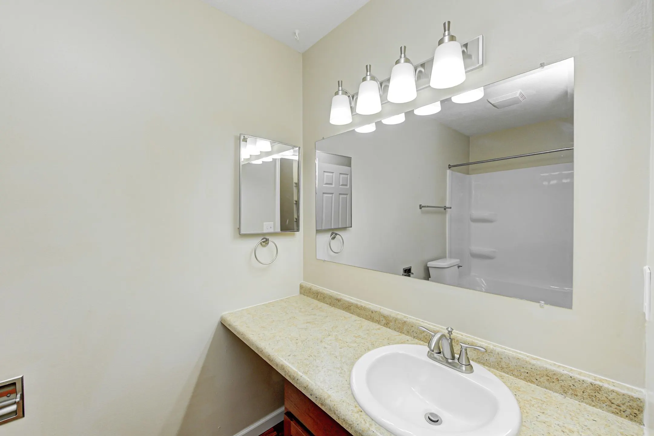 Castleton Manor 5850 Laketon Dr Indianapolis, IN Apartments for