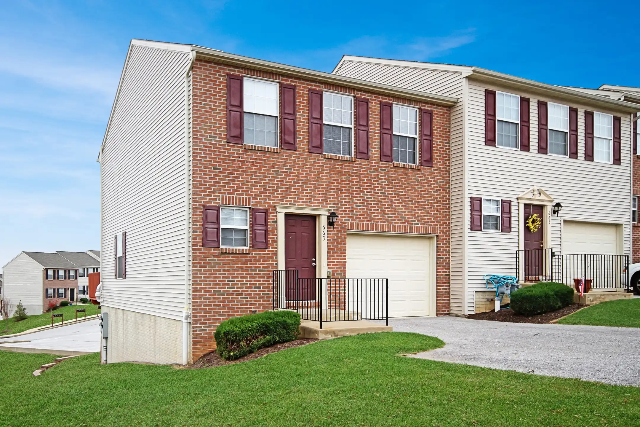 Lion's Gate Townhomes 101 N Cheviot Way Red Lion, PA Apartments for