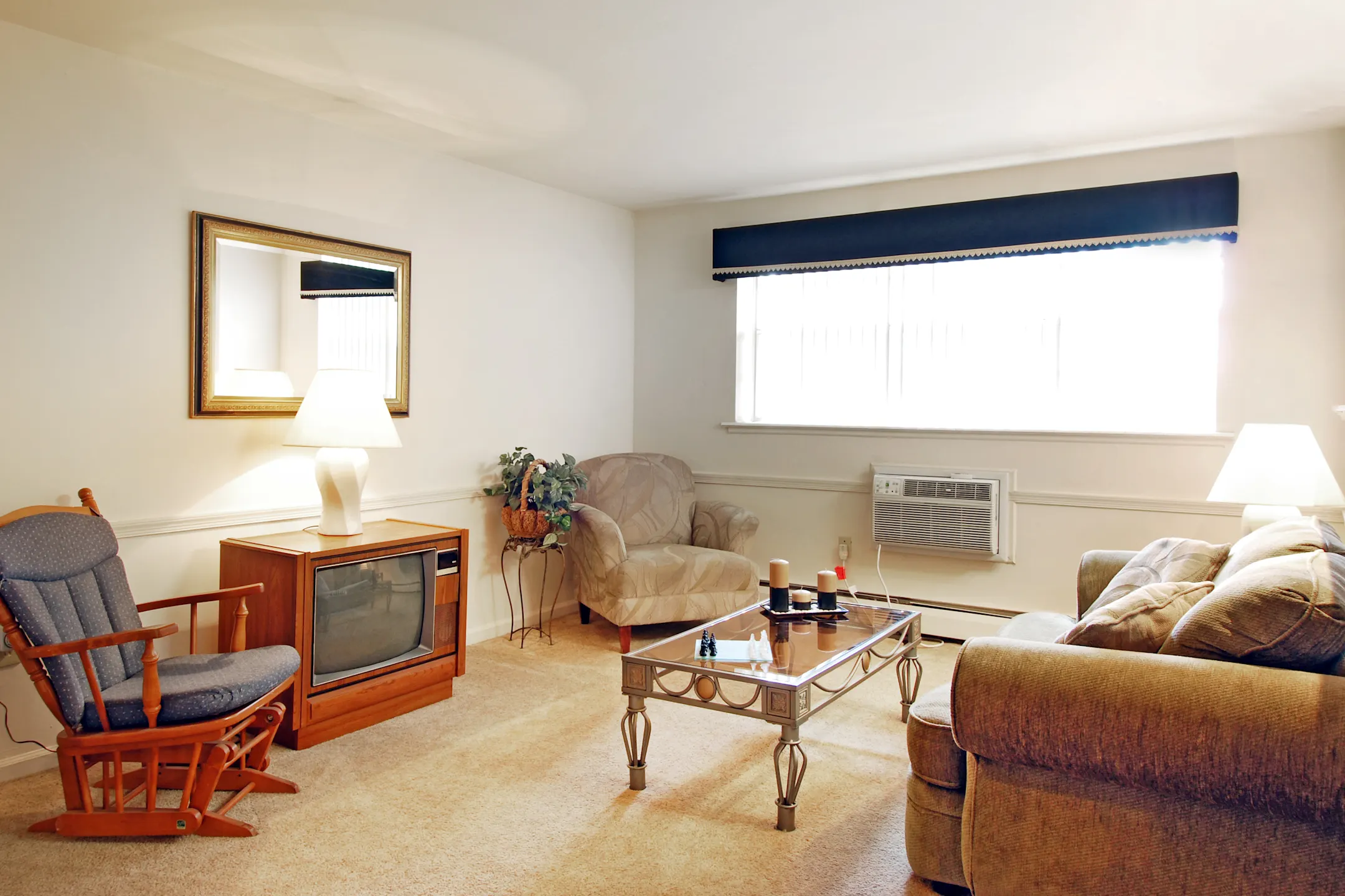 Colonial Gardens Apartments Morrisville, PA 19067