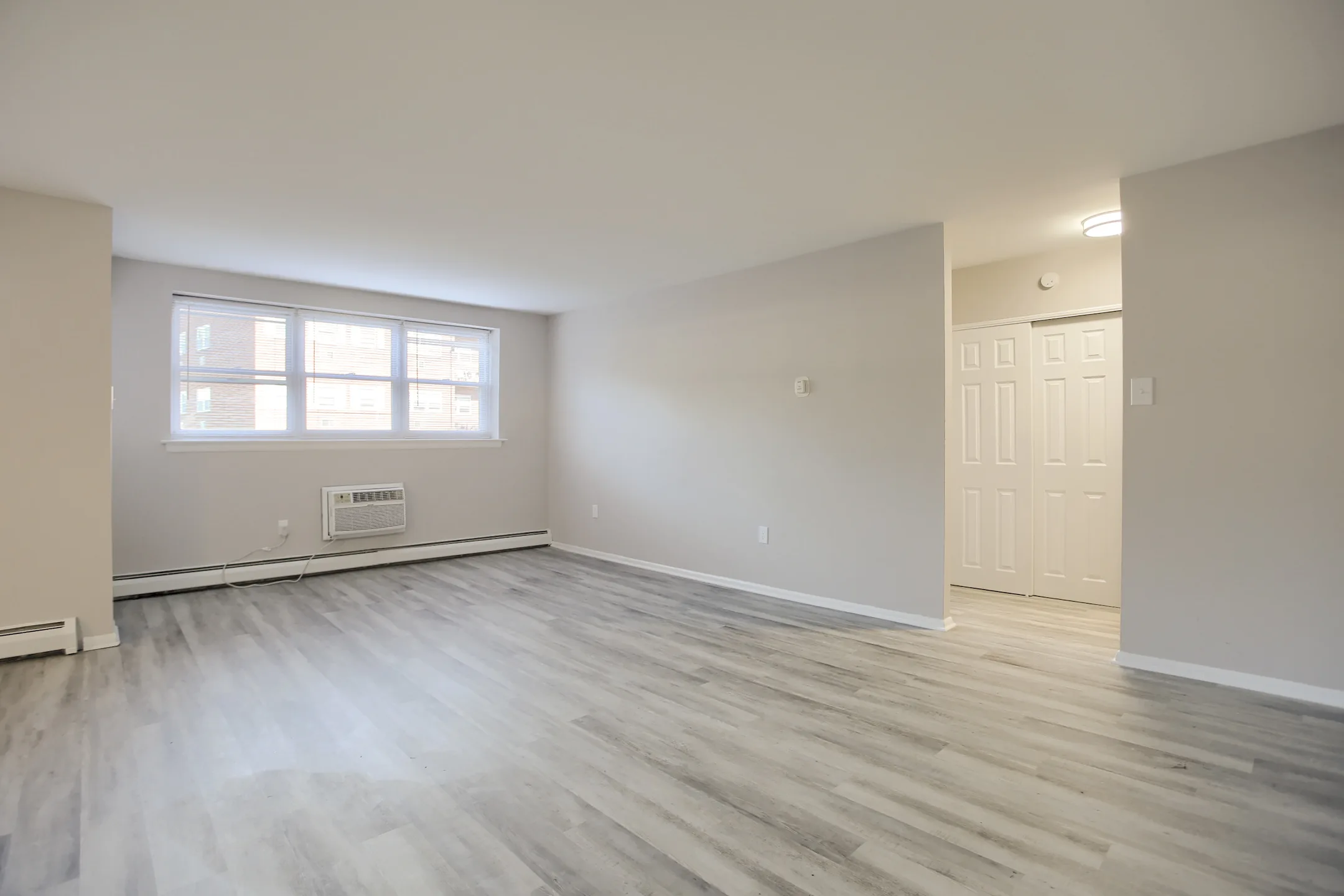 Edgewood Apartments 150 N Bethlehem Pike Ambler, PA Apartments for