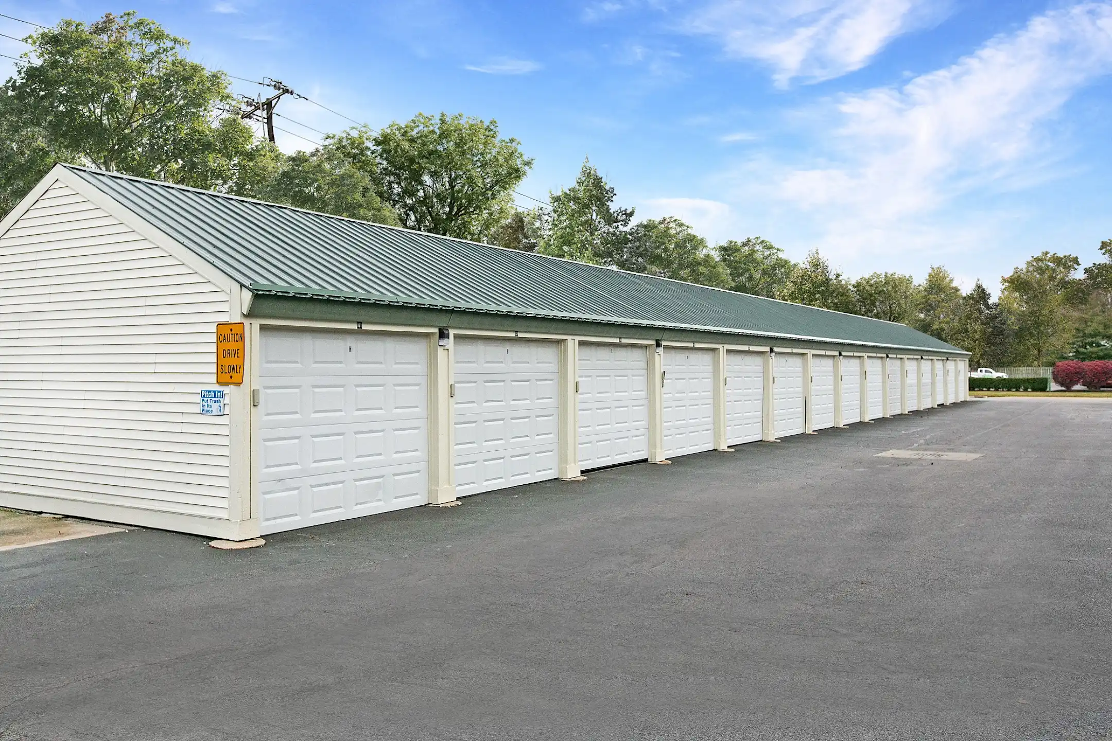 Steeplechase Apartments & Townhomes 1009 N Holland Sylvania Rd