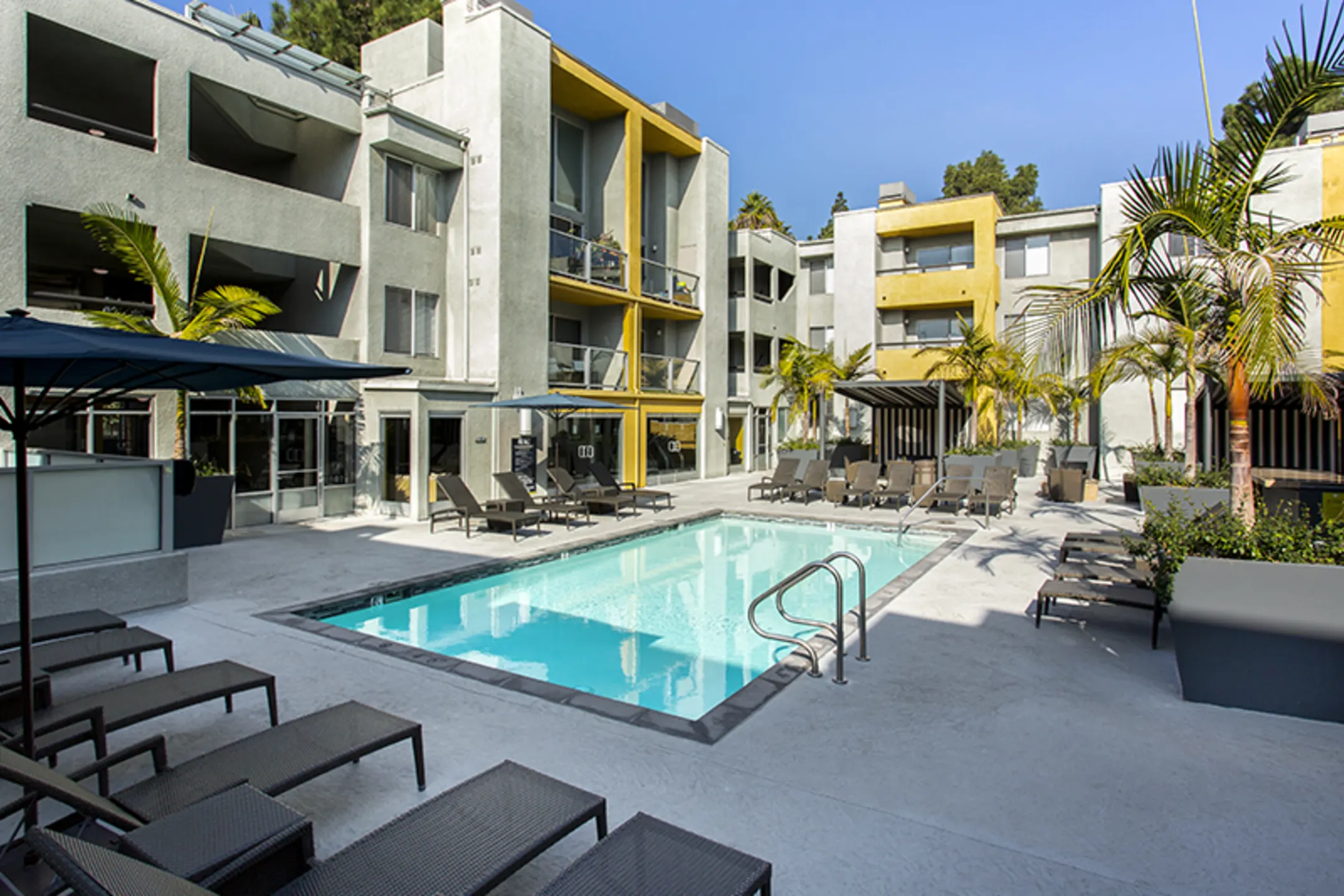 Pool - The Crescent at West Hollywood - West Hollywood, CA