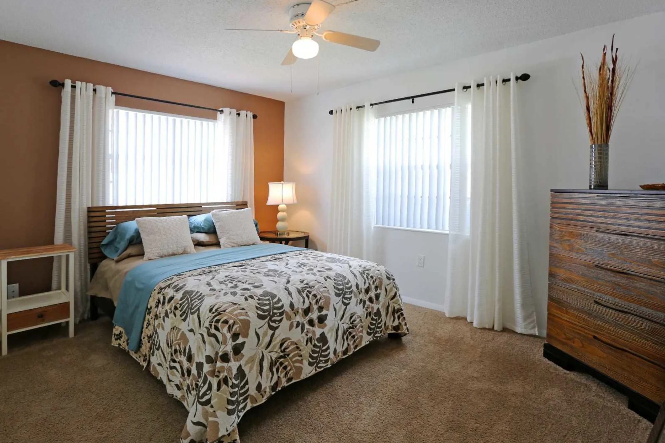 Bedroom - La Aloma Apartments - Winter Park, FL