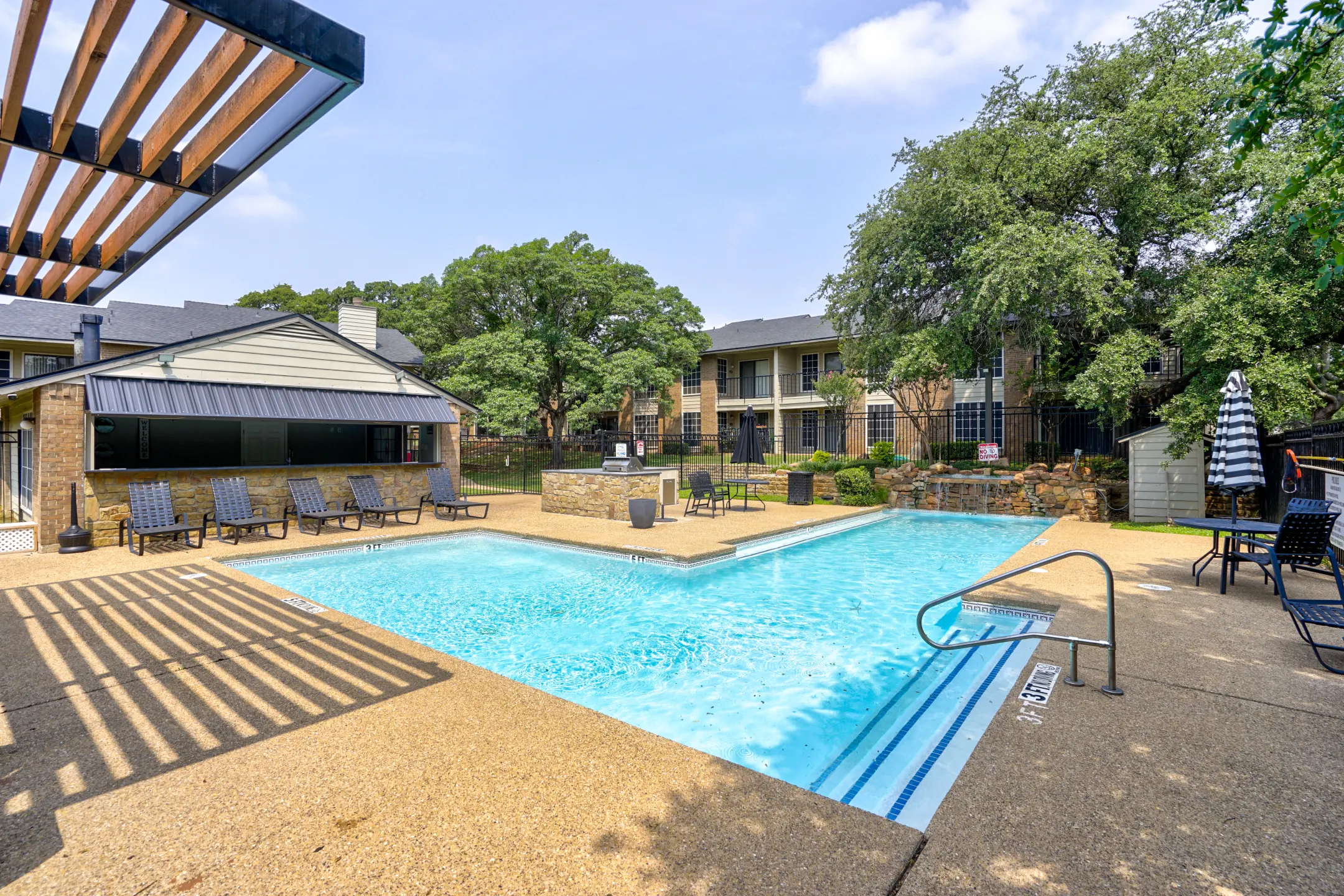Whispering Oaks Apartments 1598 Weyland Dr North Richland Hills, TX