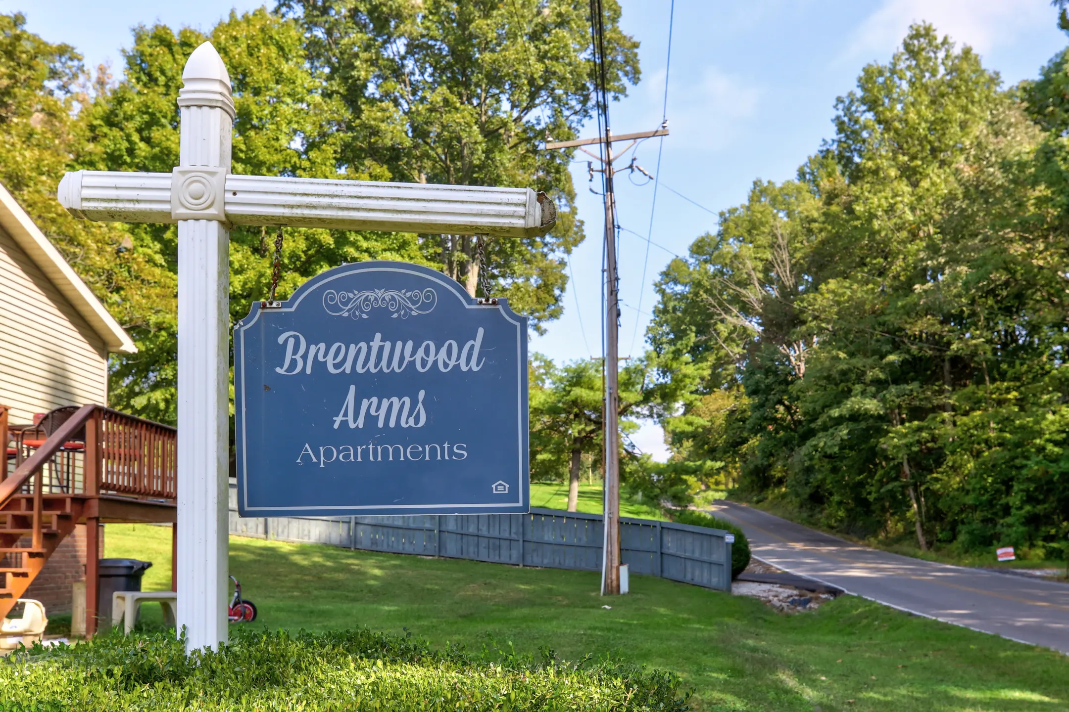 Community Signage - Brentwood Arms - Newburgh, IN