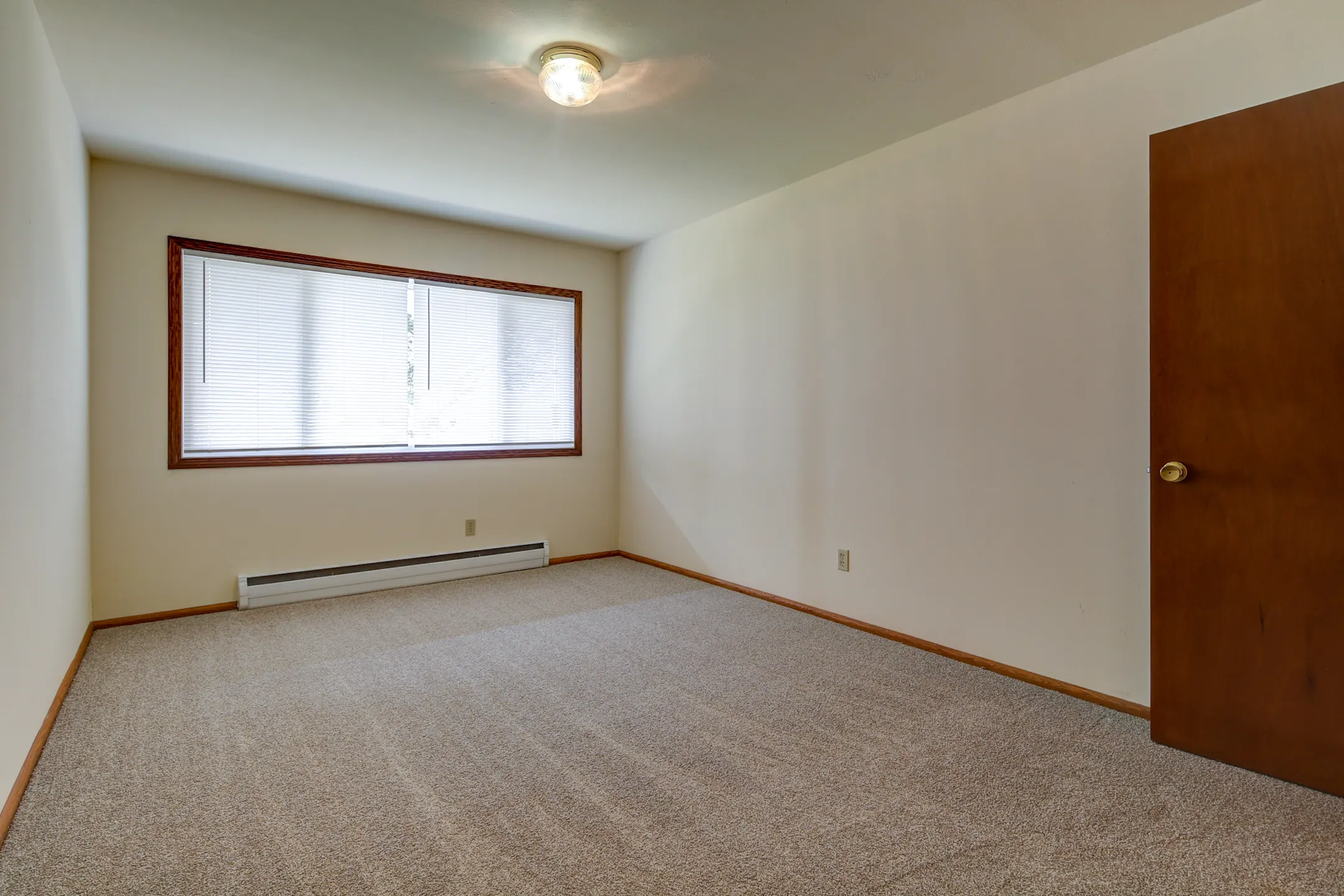 Parkside Apartments / Grace Manor Apartments 205219A W. Jefferson