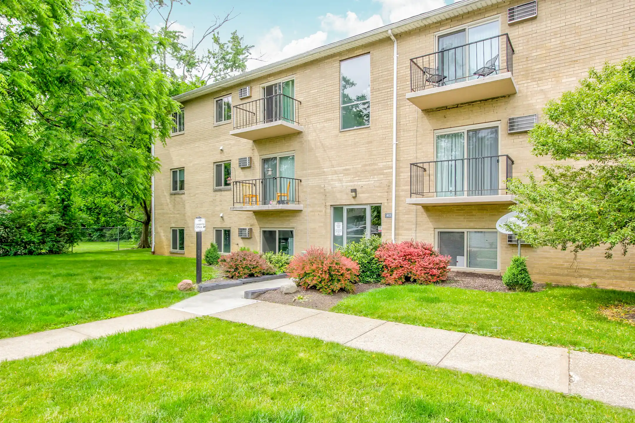 Westwood Apartments Apartments Medina, OH 44256