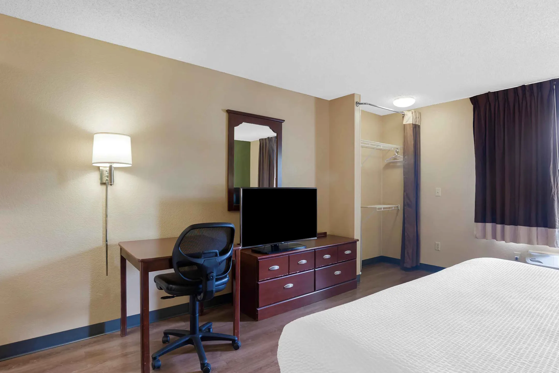 Bedroom - Furnished Studio - Orlando - Altamonte Springs - Altamonte Springs, FL