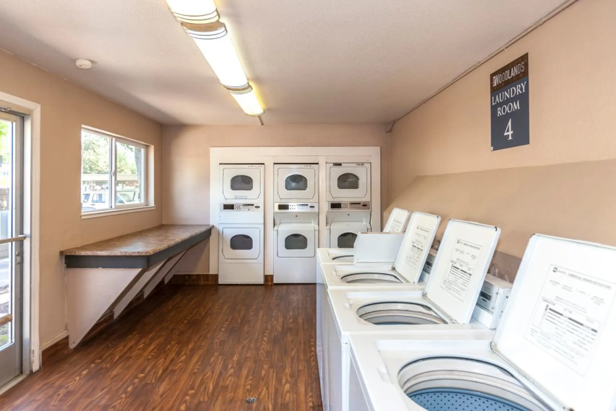 The Woodlands 2025 W El Camino Ave Sacramento, CA Apartments for Rent Rent.