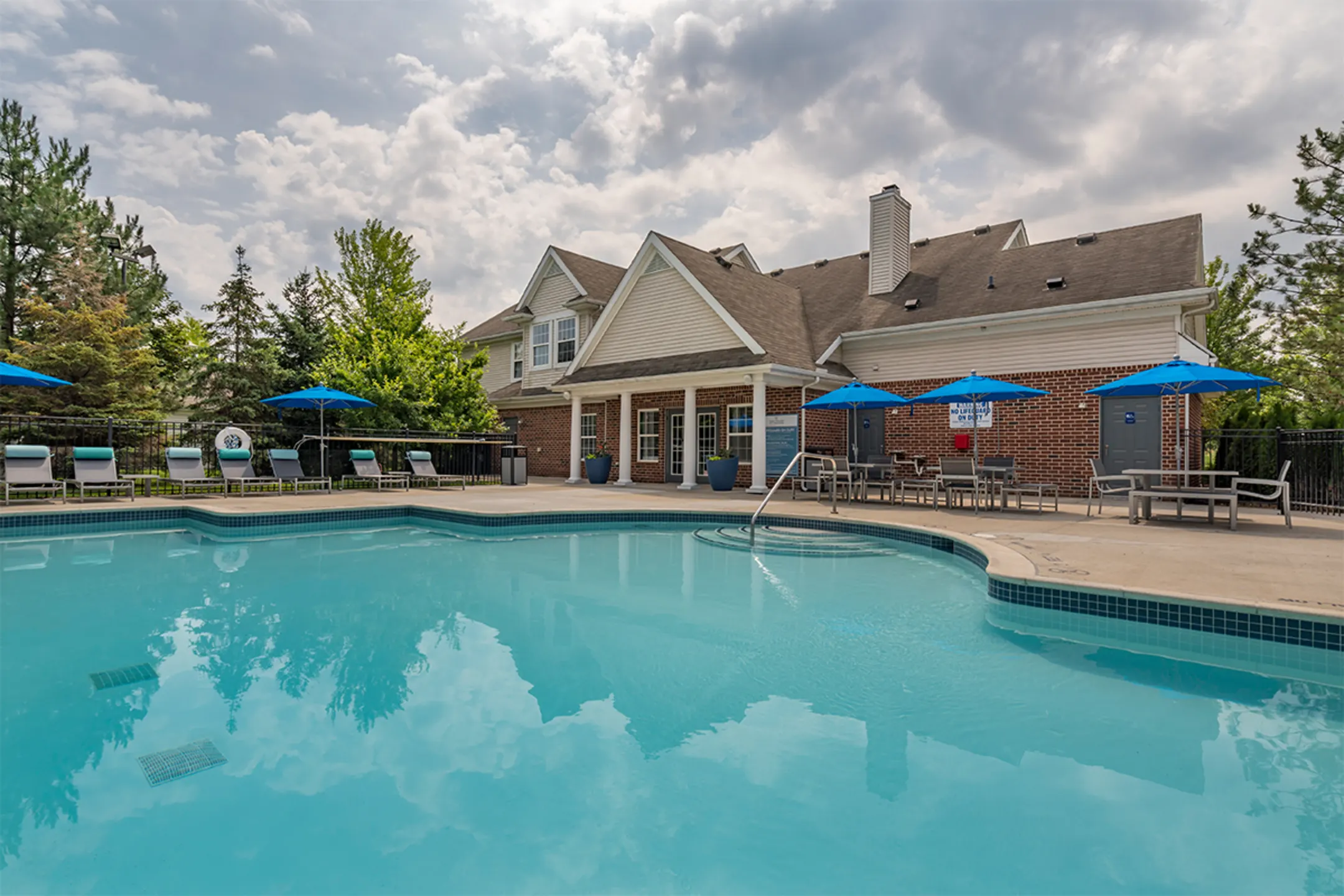 Pool - The Pointe at Canton Apartments & Townhomes - Canton, MI