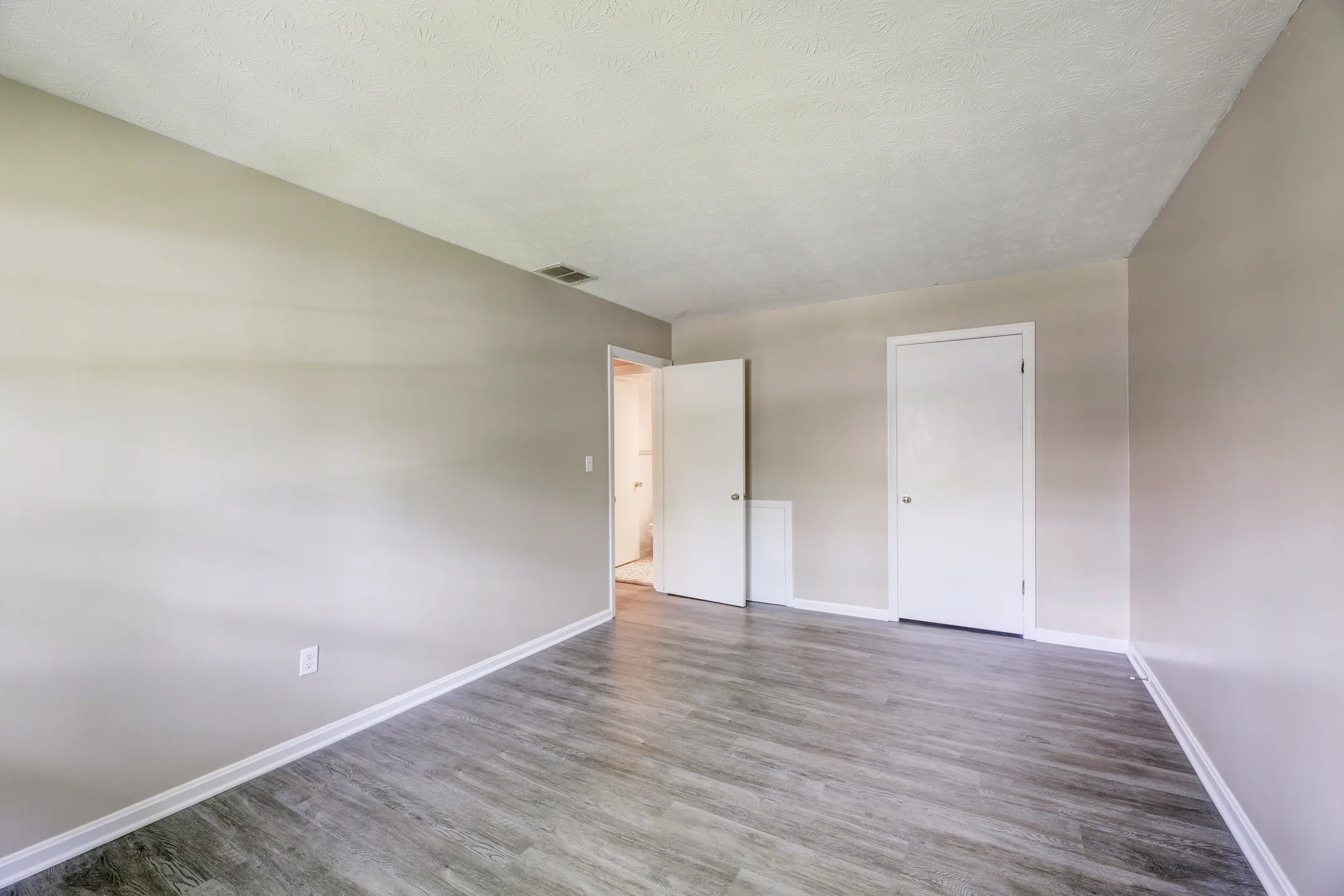 Carriage Hill Apartments Chagrin Falls, OH 44022