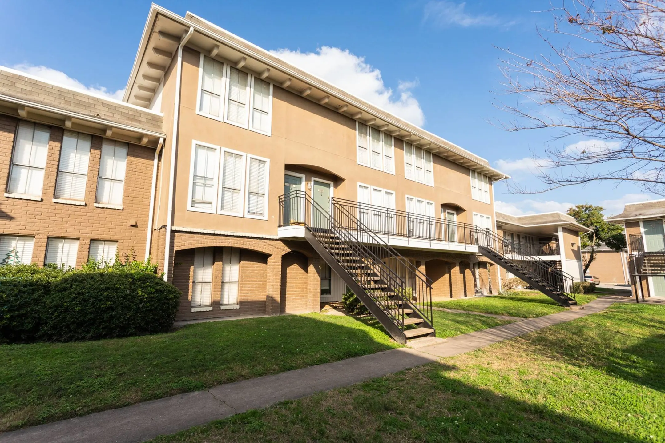 Building - Alora Apartment Homes - Houston, TX
