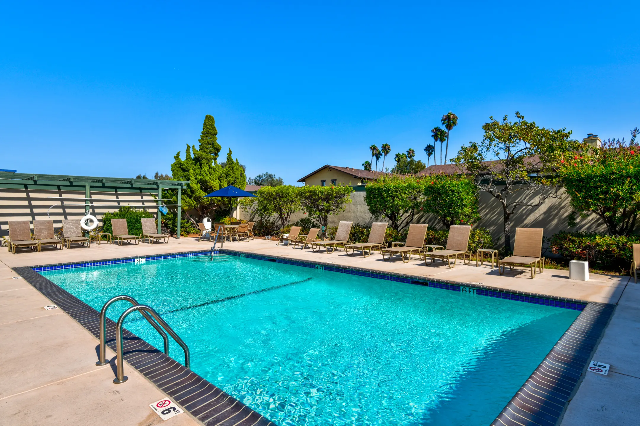 Pool - Tradewinds Apartments - Foster City, CA