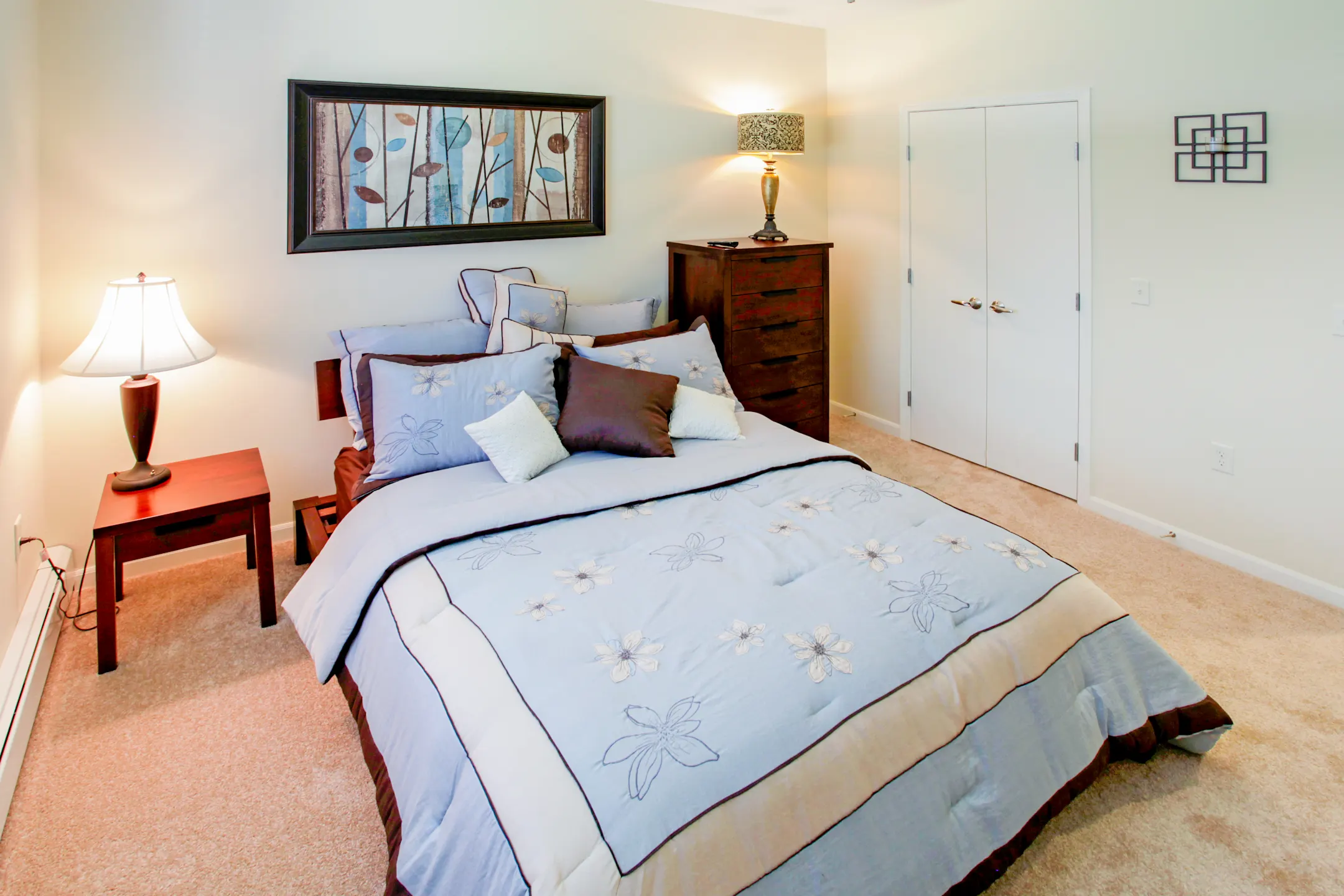 Parkwood Pointe Apartments 12312 Parkwood Dr Burnsville, MN