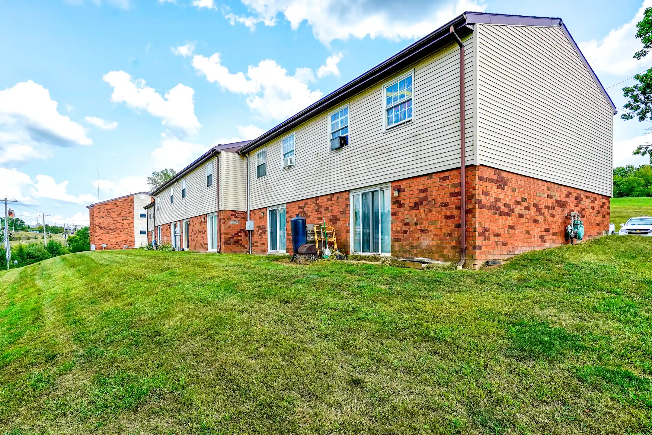 Building - Colonial Estates - Mount Vernon, OH