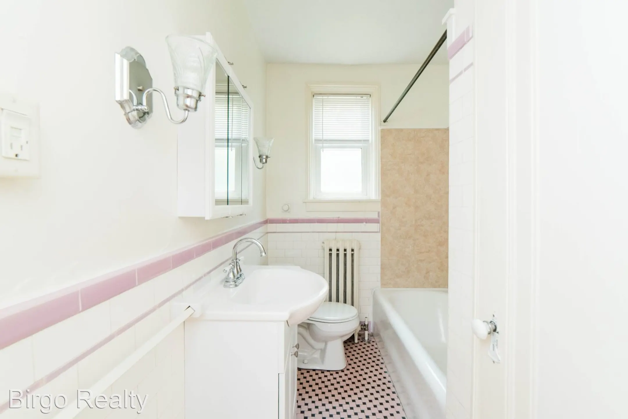 Central Square Apartments 101129 Central Square Mount Lebanon, PA