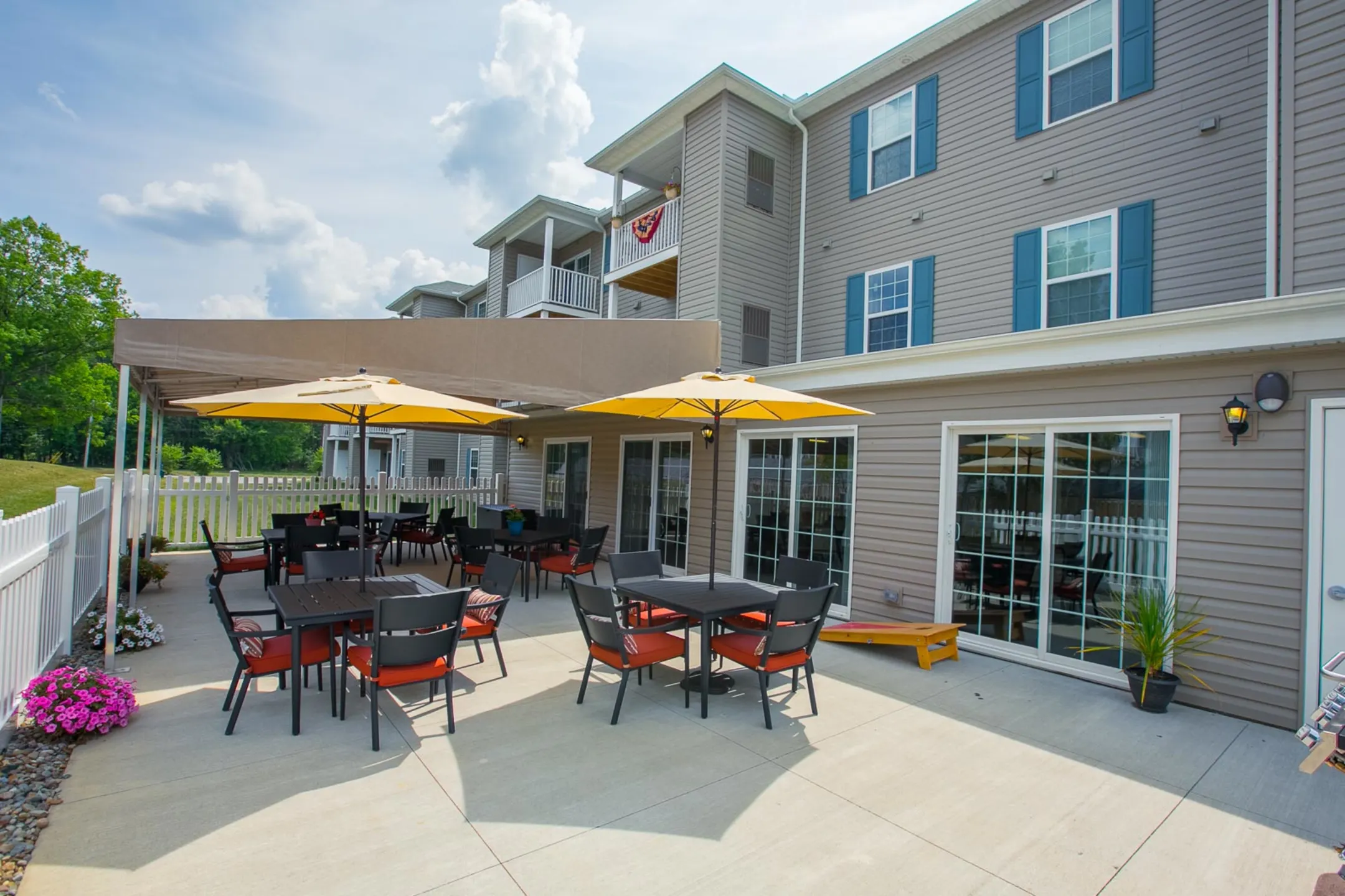 Oak Hill Senior Apartments Apartments Taylor, PA 18517