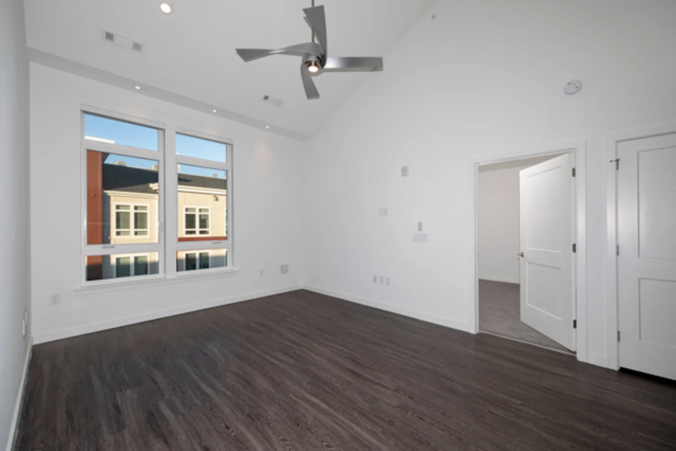 Fairfield Metro Mineola 119 Searing Ave Mineola, NY Apartments for