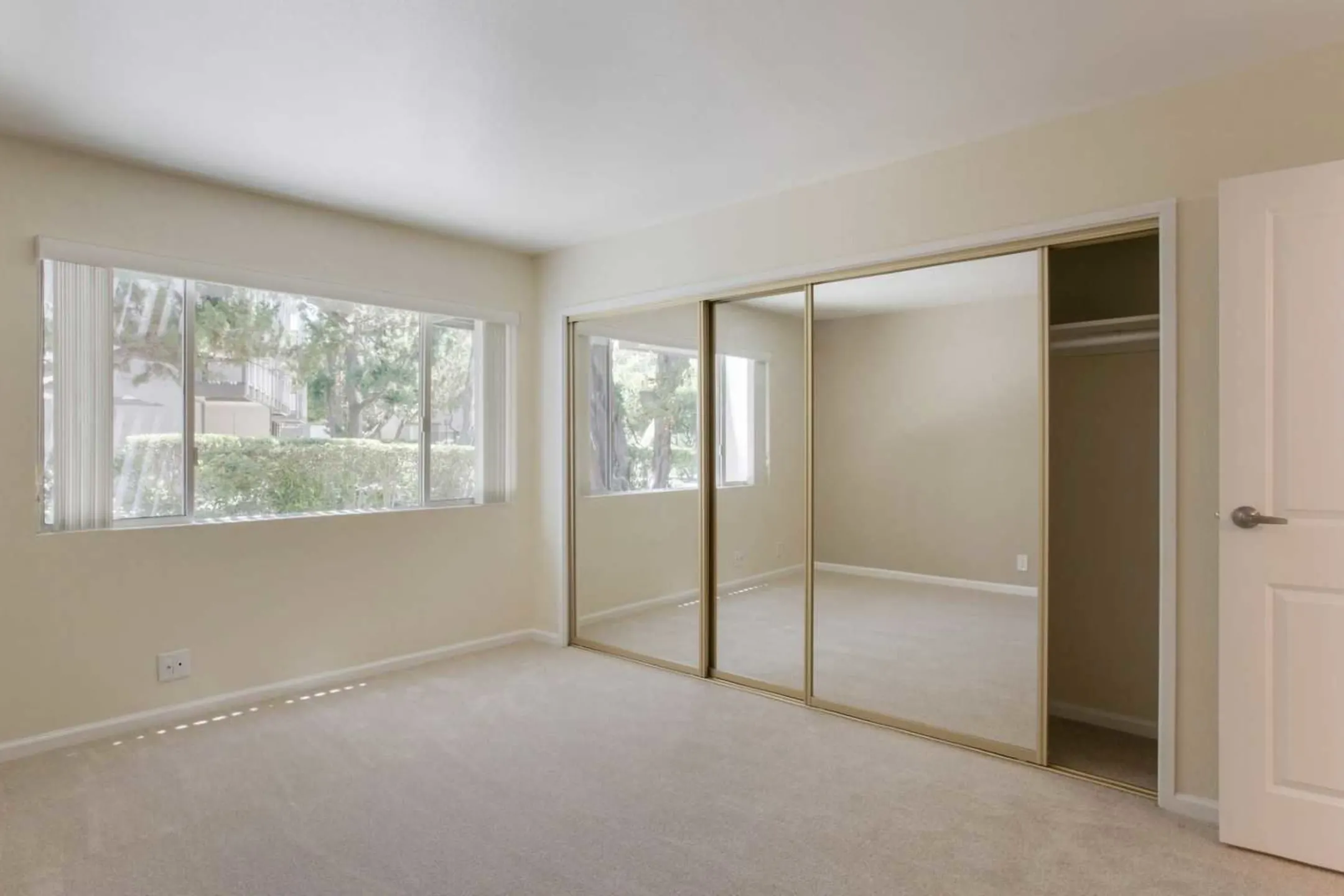 Bedroom - Parksquare Apartments - Palo Alto, CA