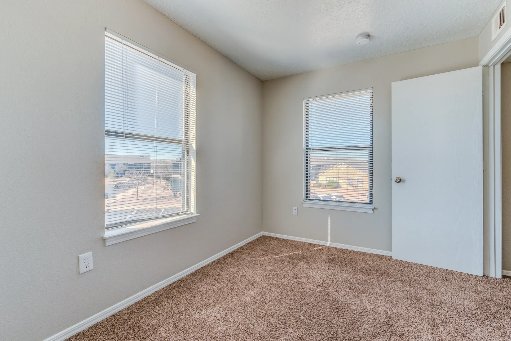 Bedroom - Crescent Ridge Apartments - Albuquerque, NM