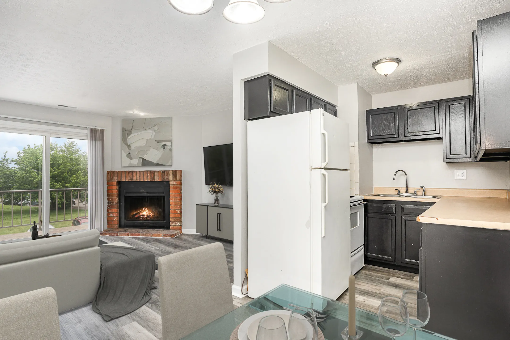 Living Room - Villa Hills Apartments - Cincinnati, OH