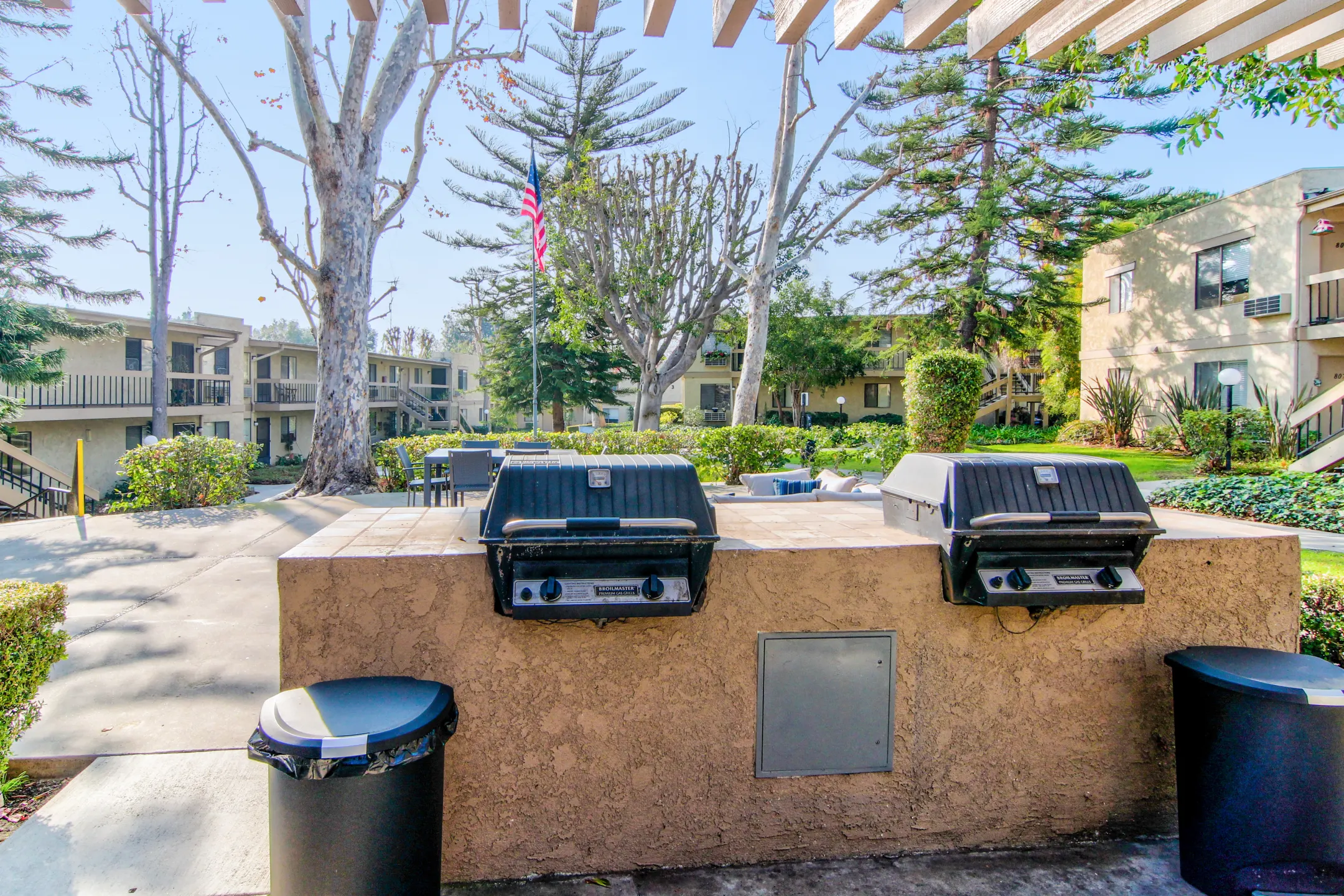 Heritage Plaza Senior Living Apartments Brea, CA 92821