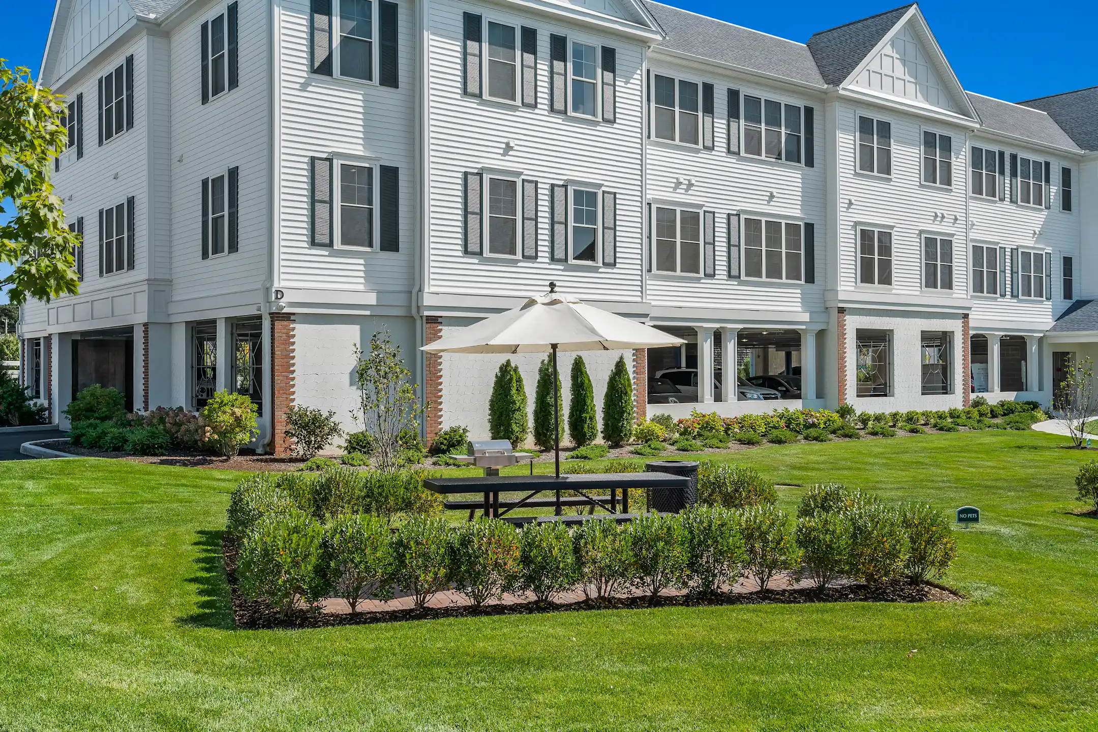 Star Deluxe Apartments 92 Plains Road Milford, CT Apartments for