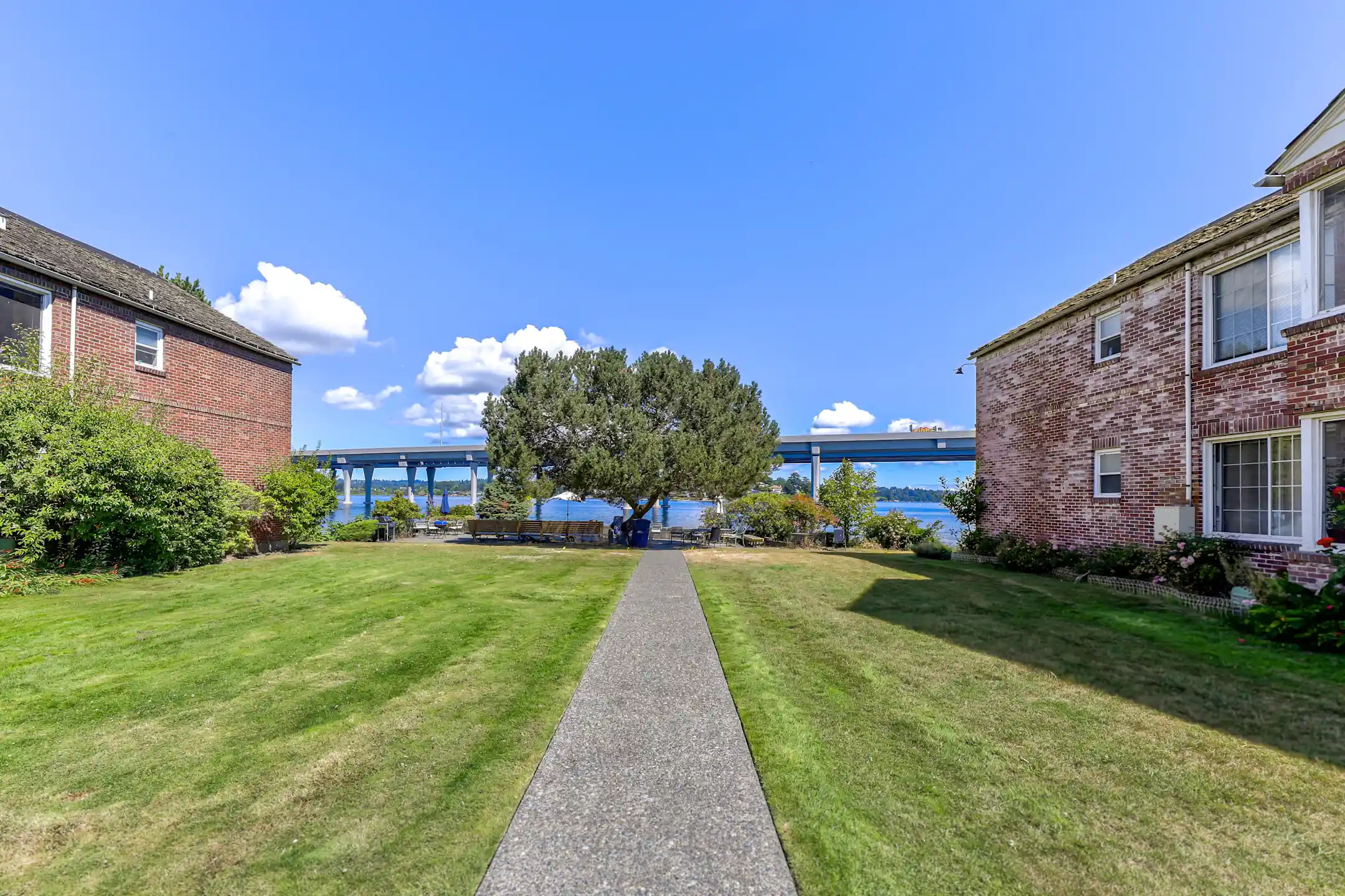 Edgewater Apartments 2411 42nd Ave E Seattle, WA for Rent Rent.