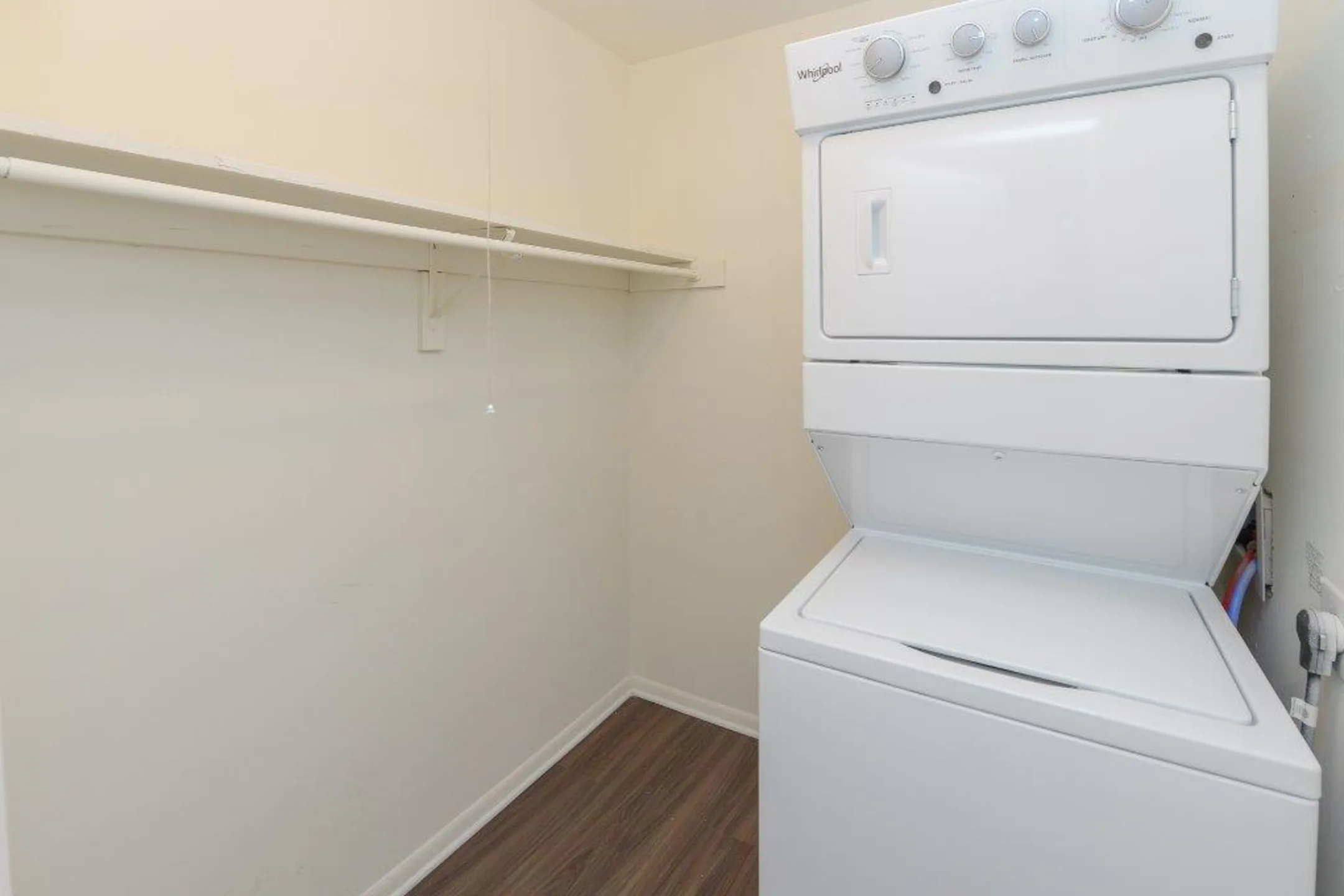 Brookside Manor Apartments & Townhomes - Lansdale, PA