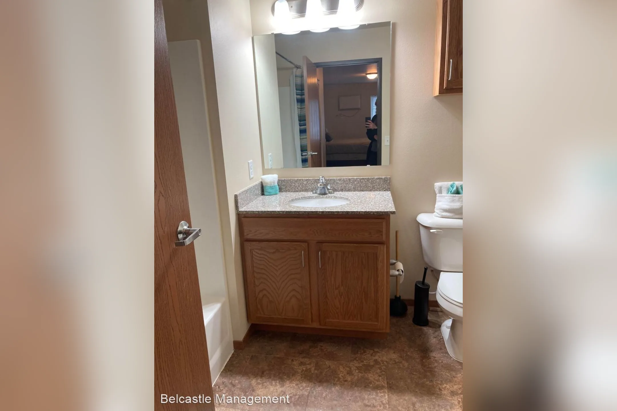Bathroom - Citadel Apartments - Bismarck, ND