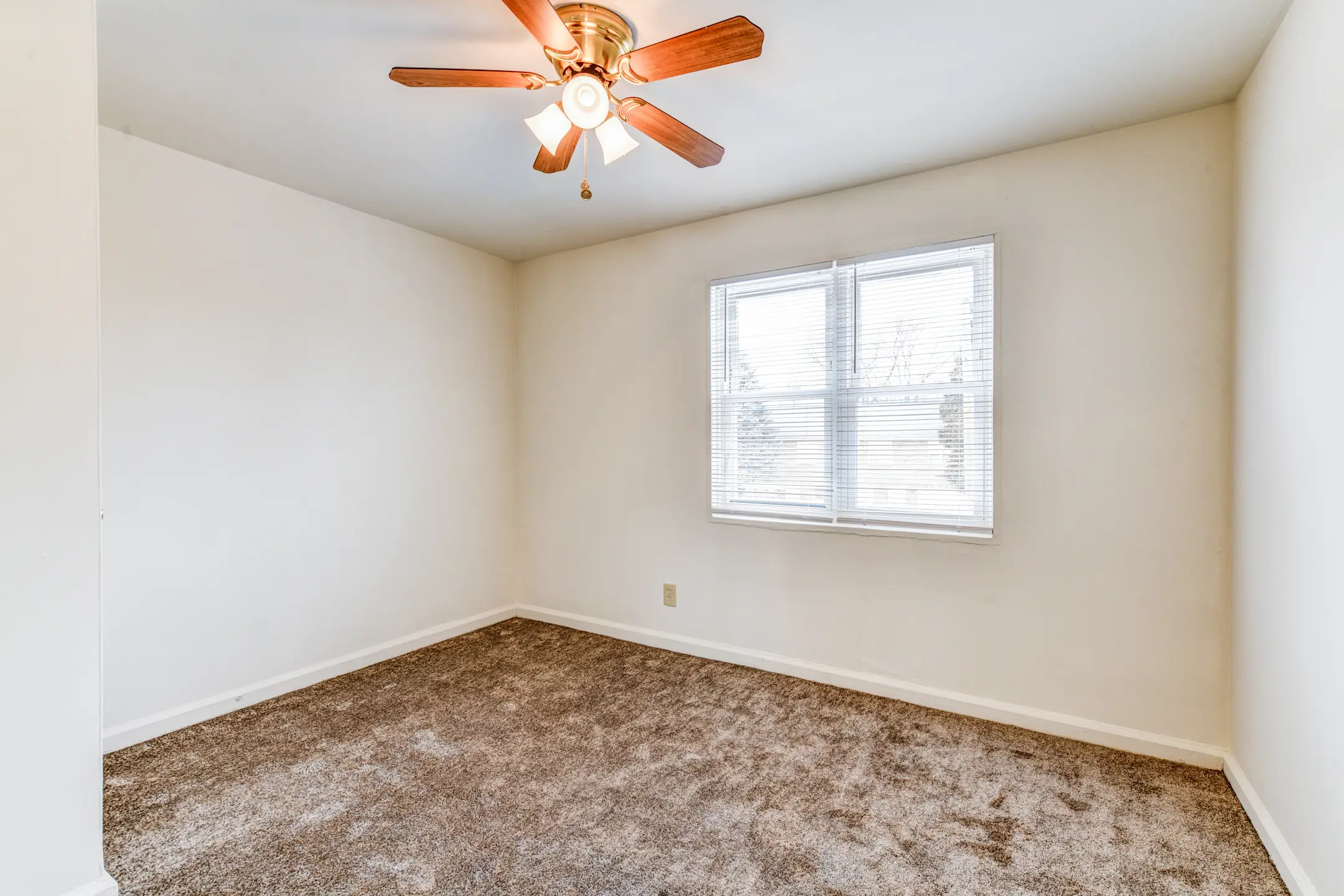 Willow Crest 714 Woodbury Ln Whitehall, PA Apartments for Rent Rent.