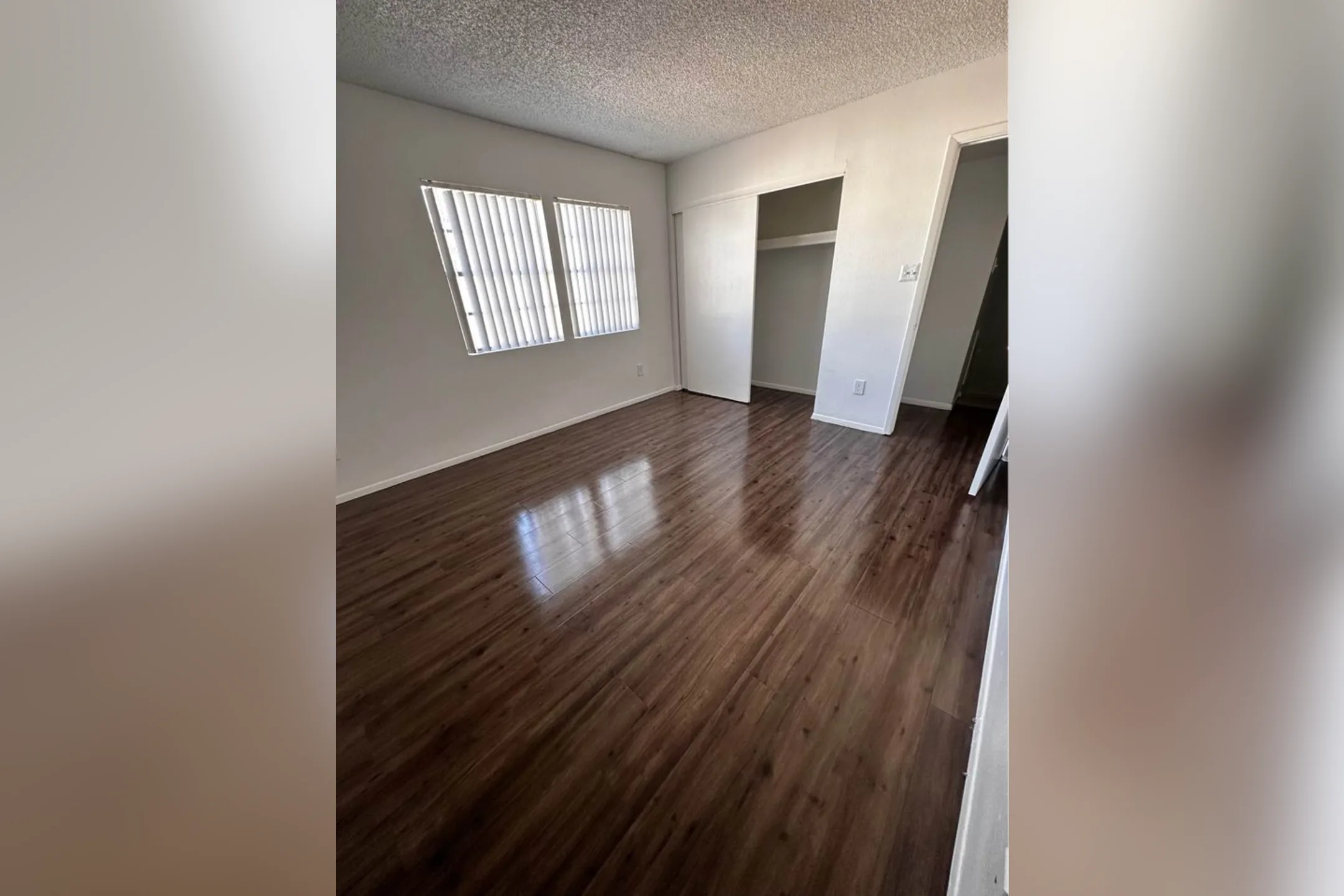 Thunderbird Villas Apartments Phoenix, AZ 85042