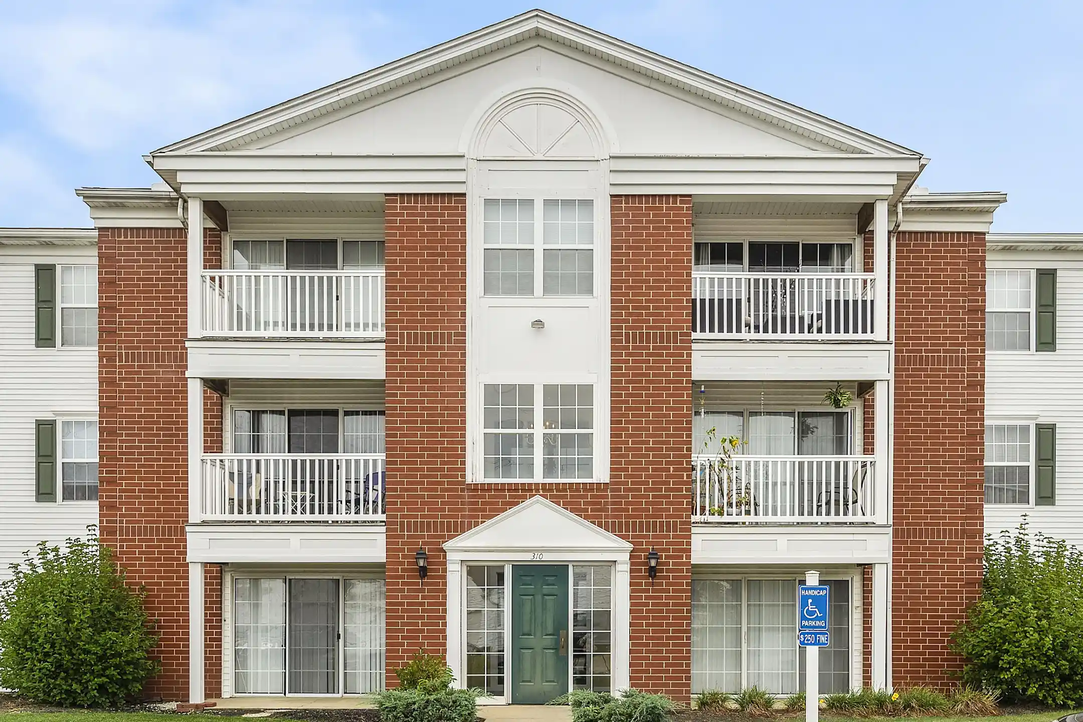 Eaton Ridge 201 Eaton Ridge Dr Northfield, OH Apartments for Rent