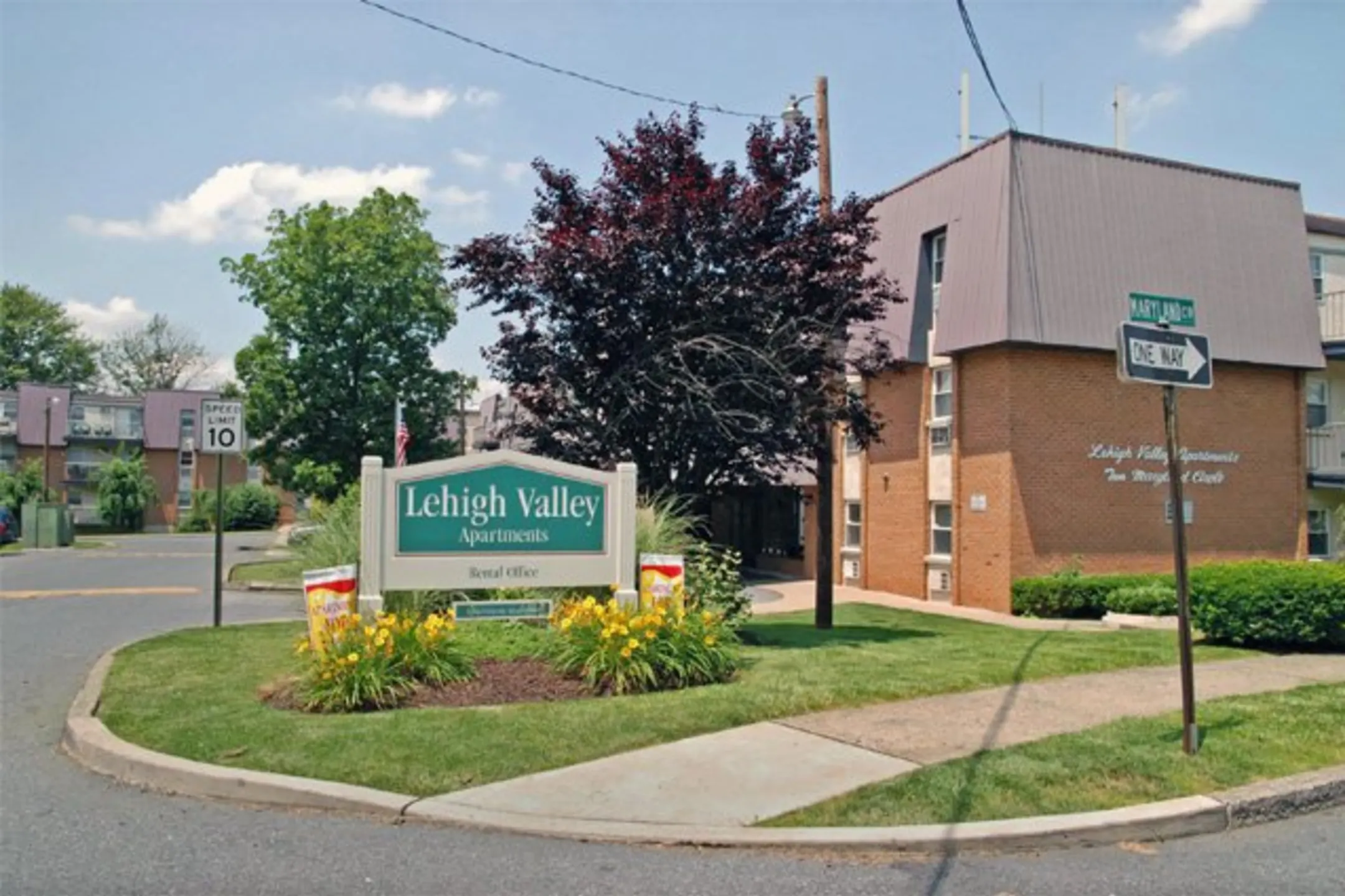 Lehigh Valley Apartments 2 Maryland Cir Whitehall, PA Apartments