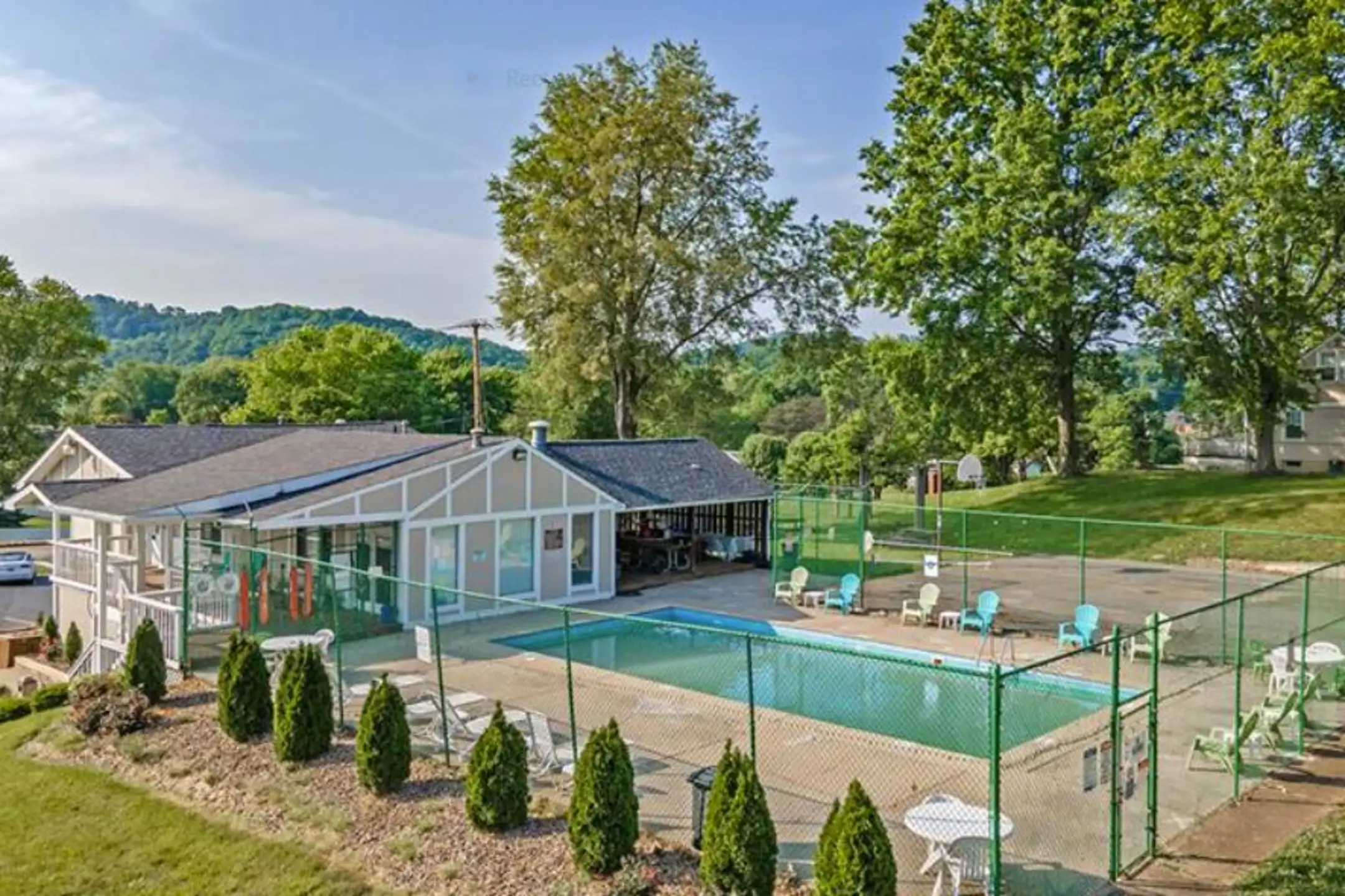 Village Hill Apartments 5400 Big Tyler Rd Charleston, WV Apartments