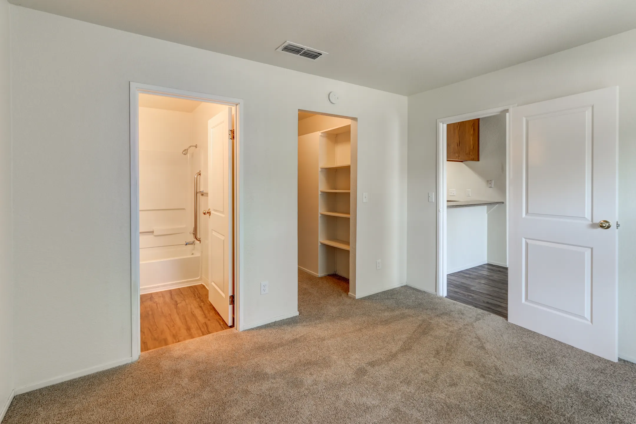 Lakeshore Meadows Apartments Lodi, CA 95242