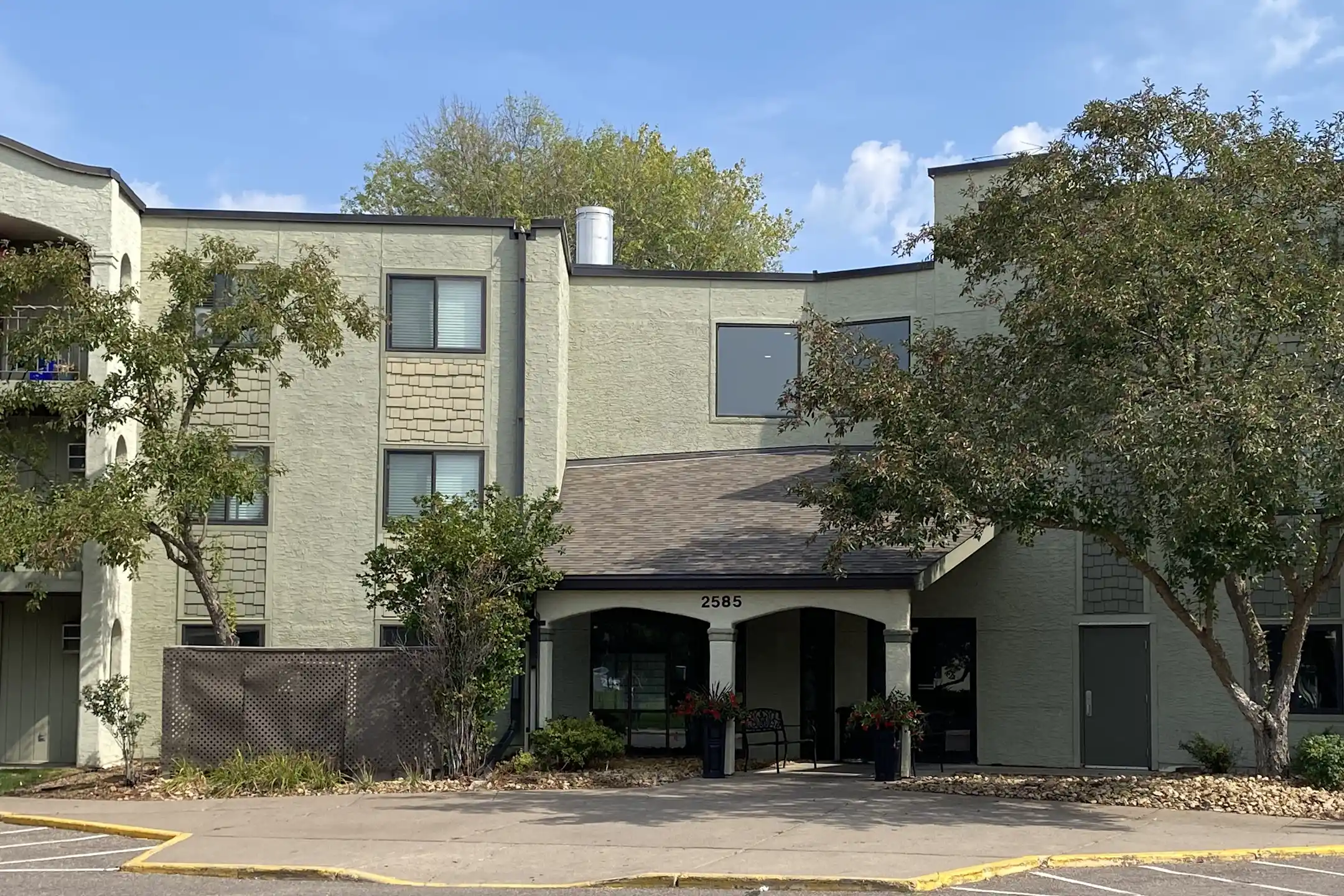 Pondview Apartments Apartments Maplewood, MN 55119