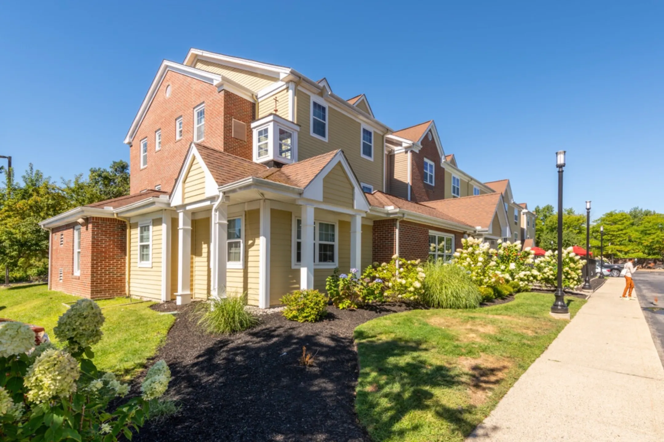 Residences at Tewksbury Apartments Tewksbury, MA 01876