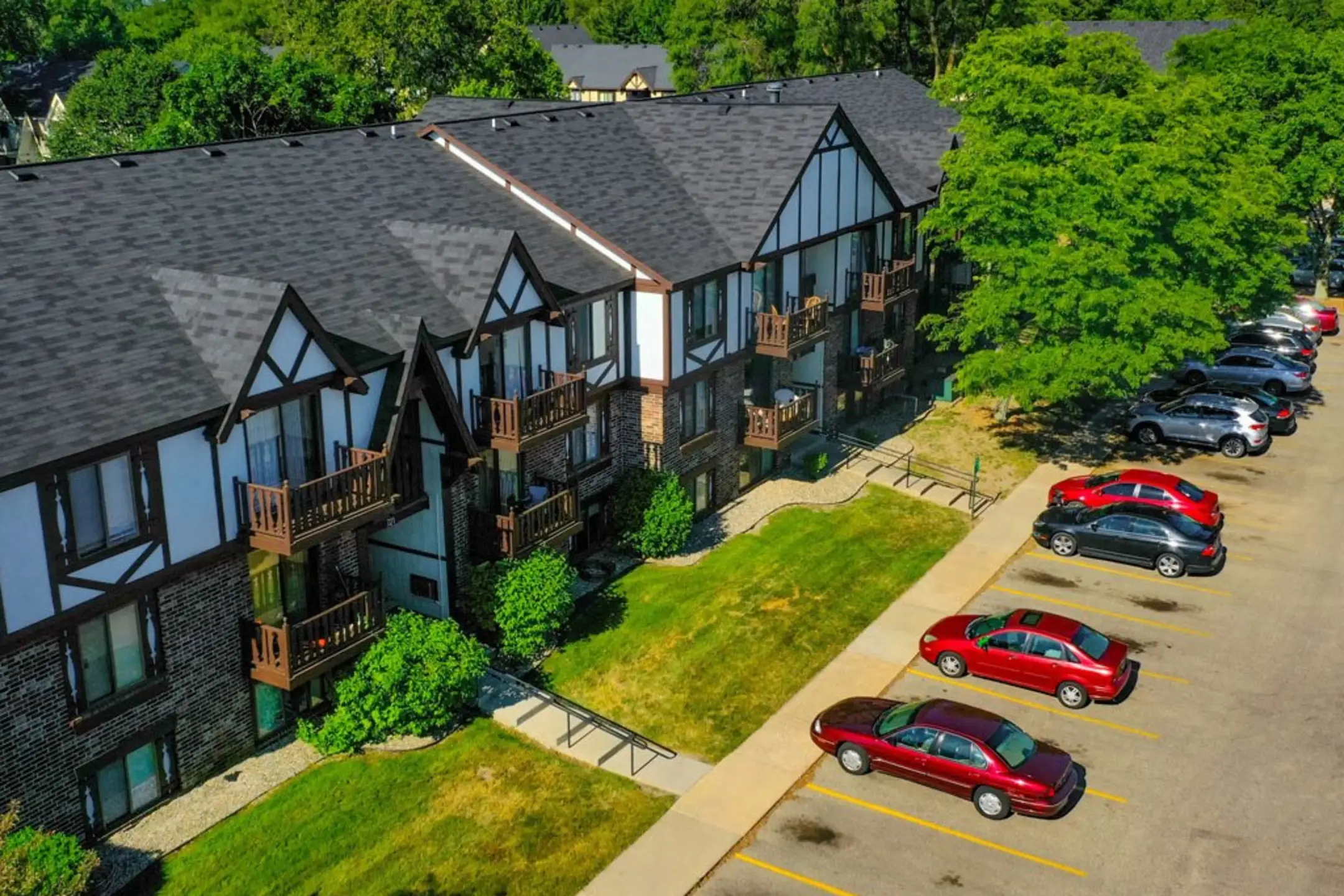 Fairlane Apartments 719 Avenue A Springfield, MI Apartments for