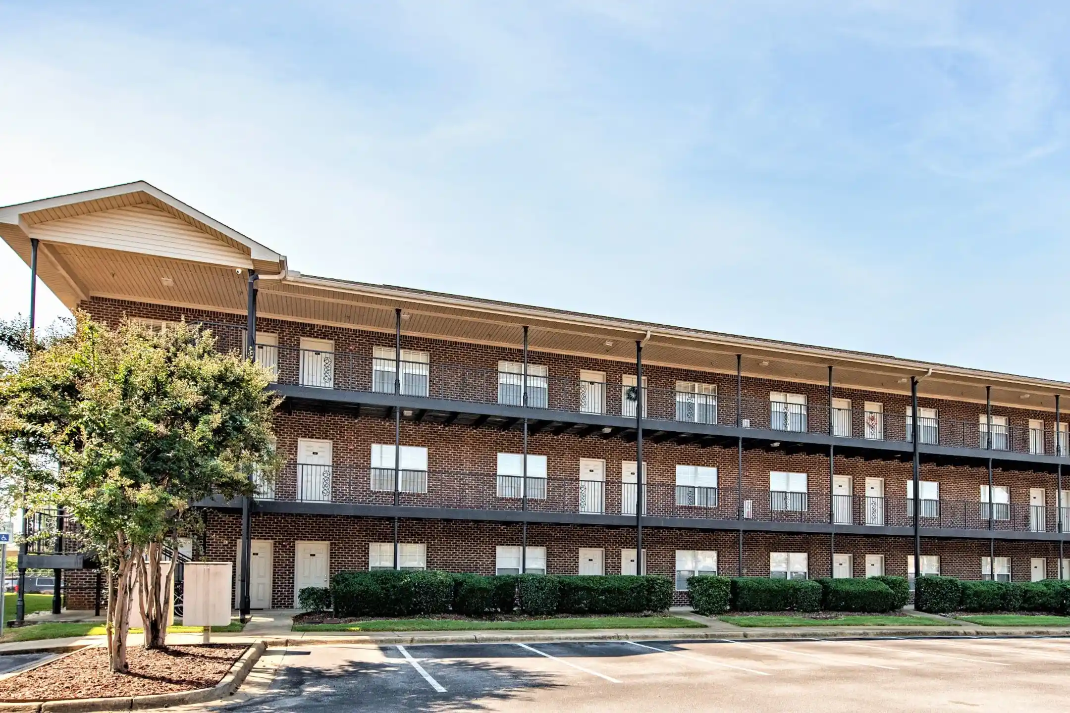French Quarter Apartments Apartments Tuscaloosa, AL 35401