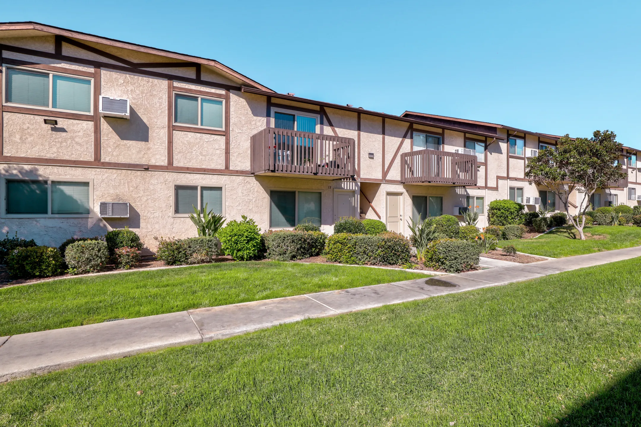 Windsor Manor Apartments - San Marcos, CA 92069