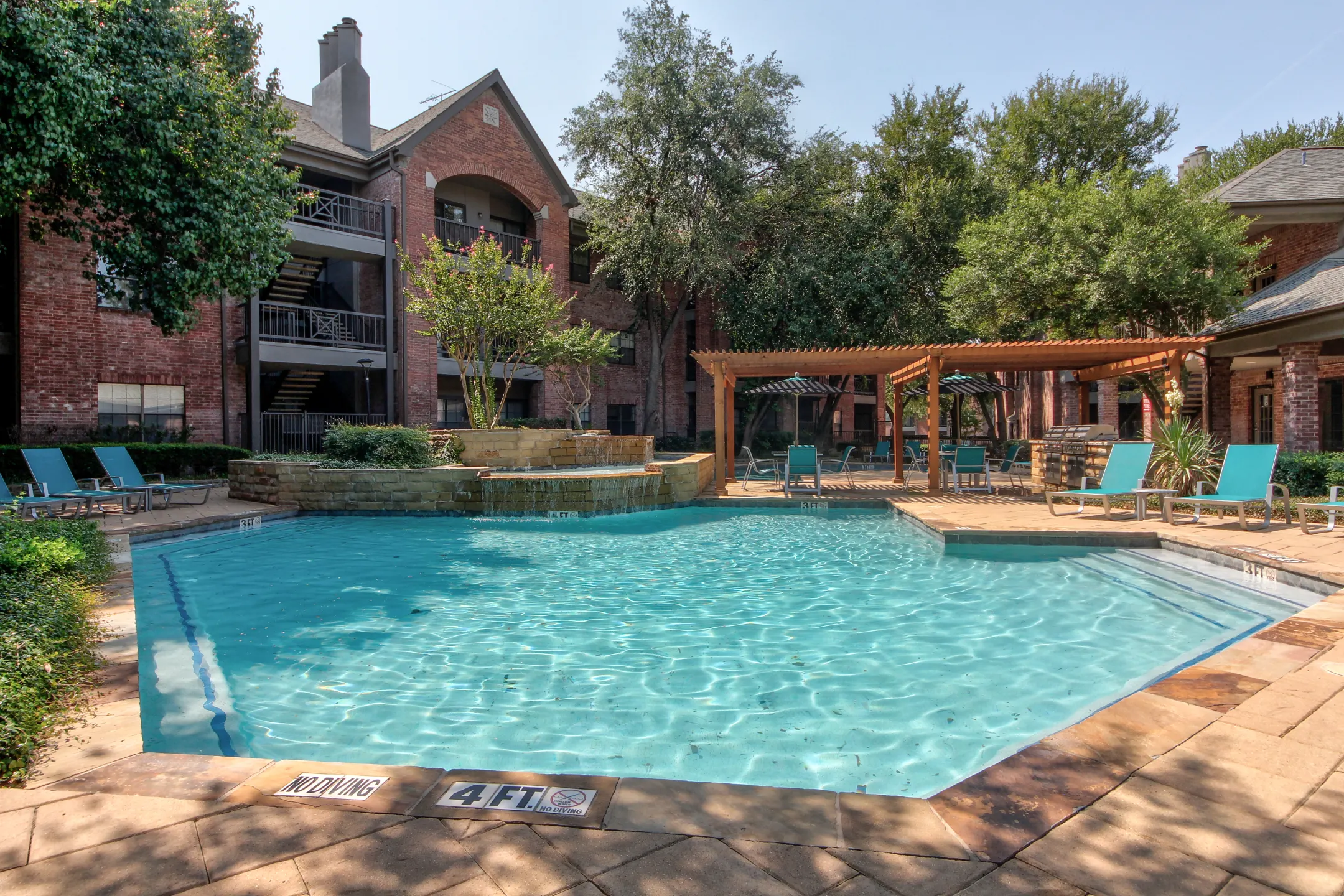 Oaks Hackberry Creek 6901 Valley View Ln Irving, TX Apartments for