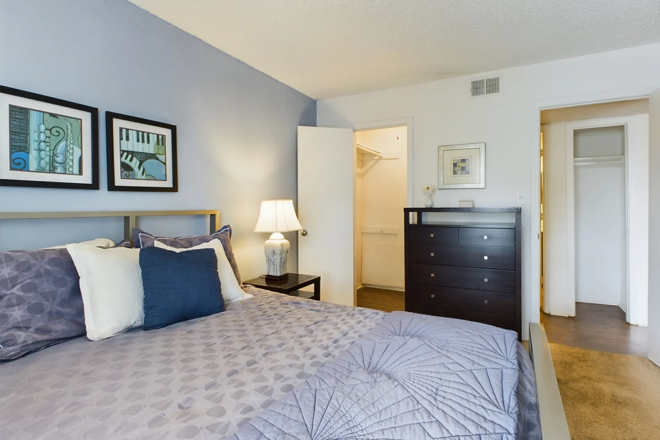 Bedroom - Raintree Apartments - Lexington, KY