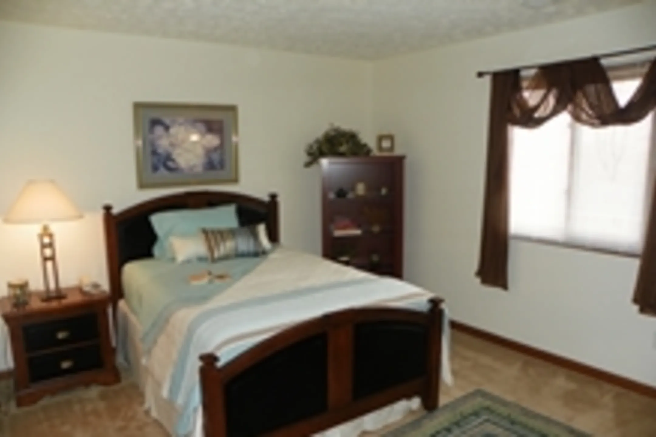 Bedroom - Greenfield Knoll - Greenfield, IN