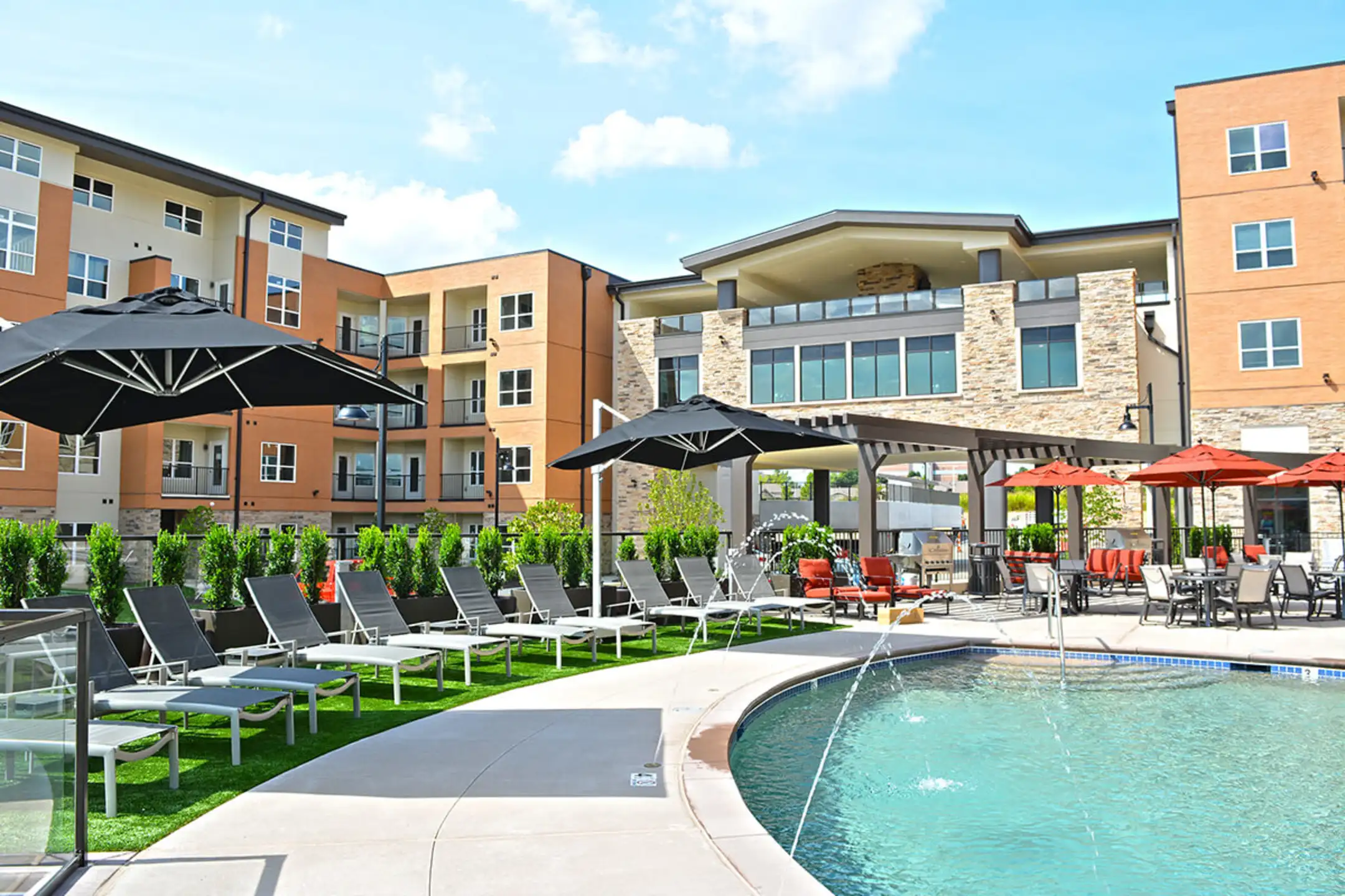 Pool - 5300 Centre Apartments - Saint Peters, MO