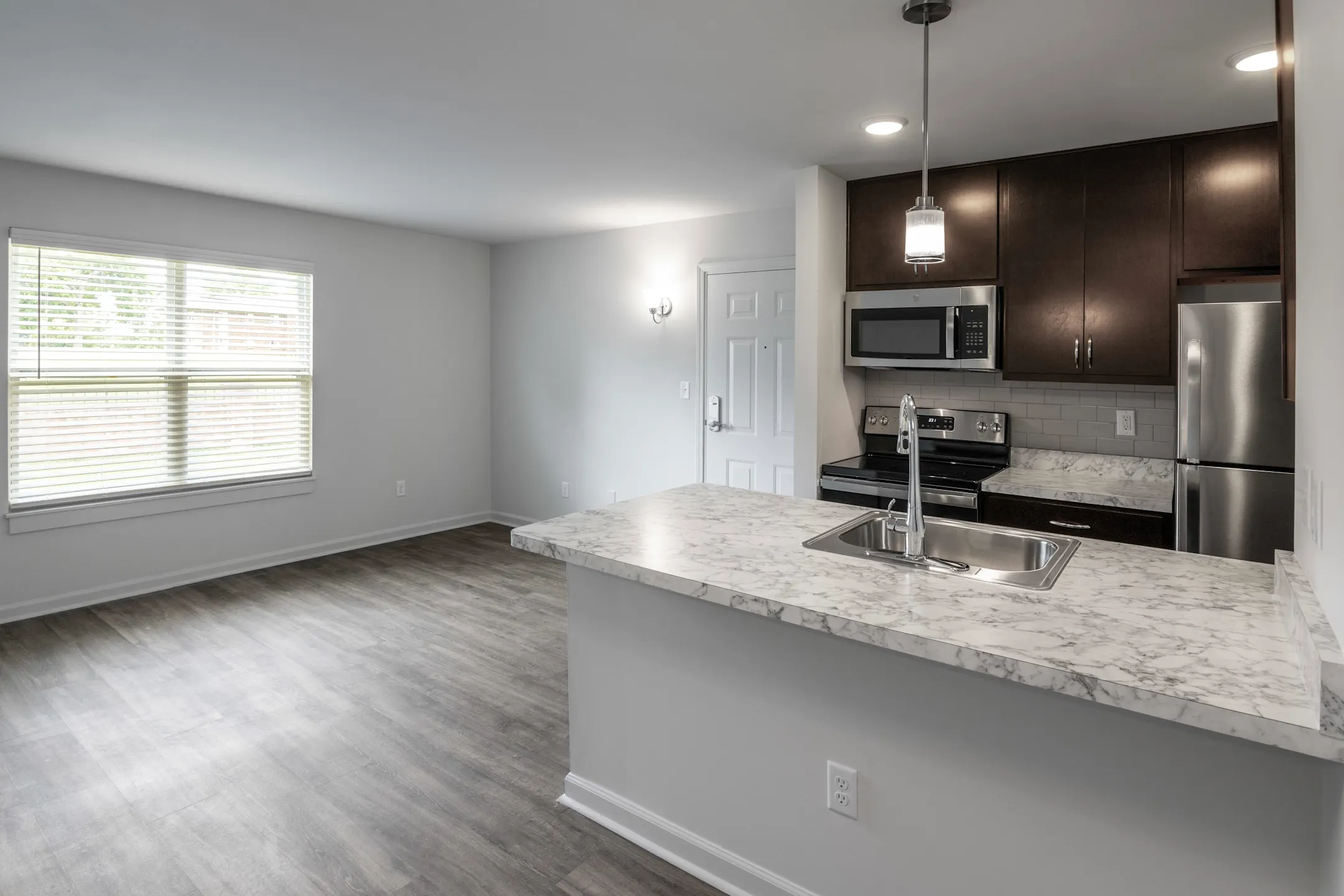 Versailles Village 151 Versailles Cincinnati, OH Apartments for