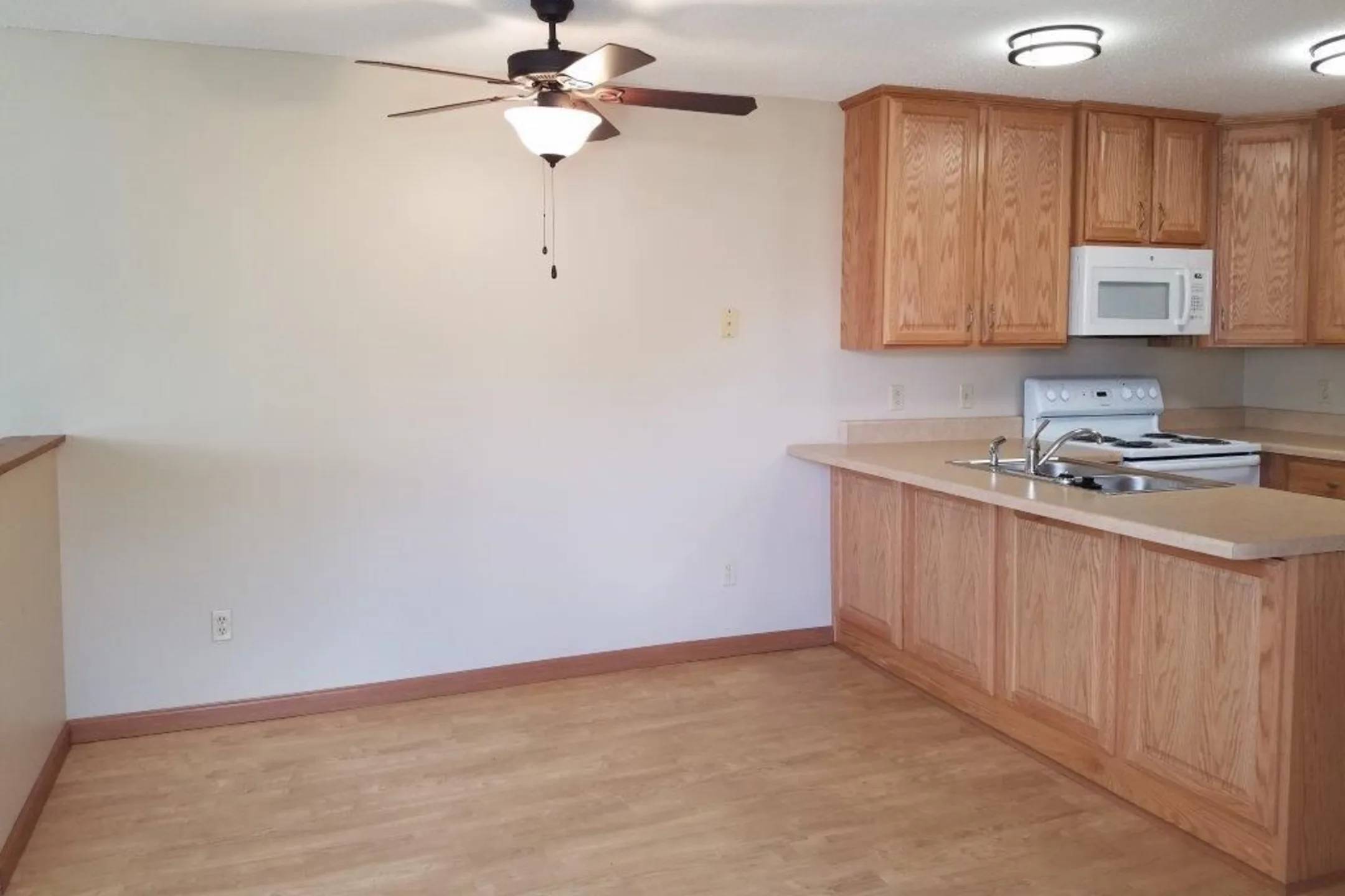 The Bungalows 1573 Aspen Dr Saint Peter, MN Townhomes for Rent Rent.