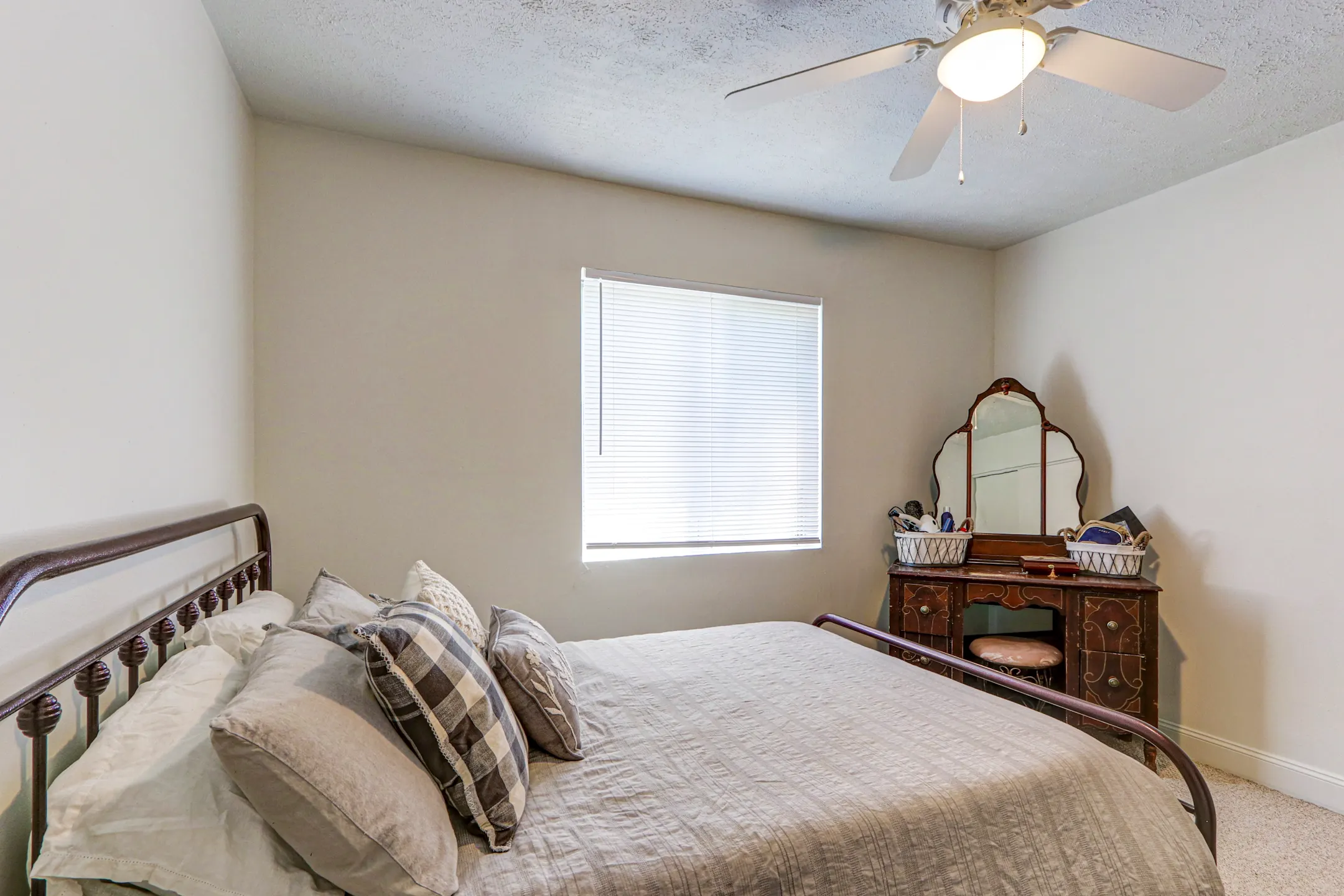 Monticello Village Apartments Athens, OH 45701